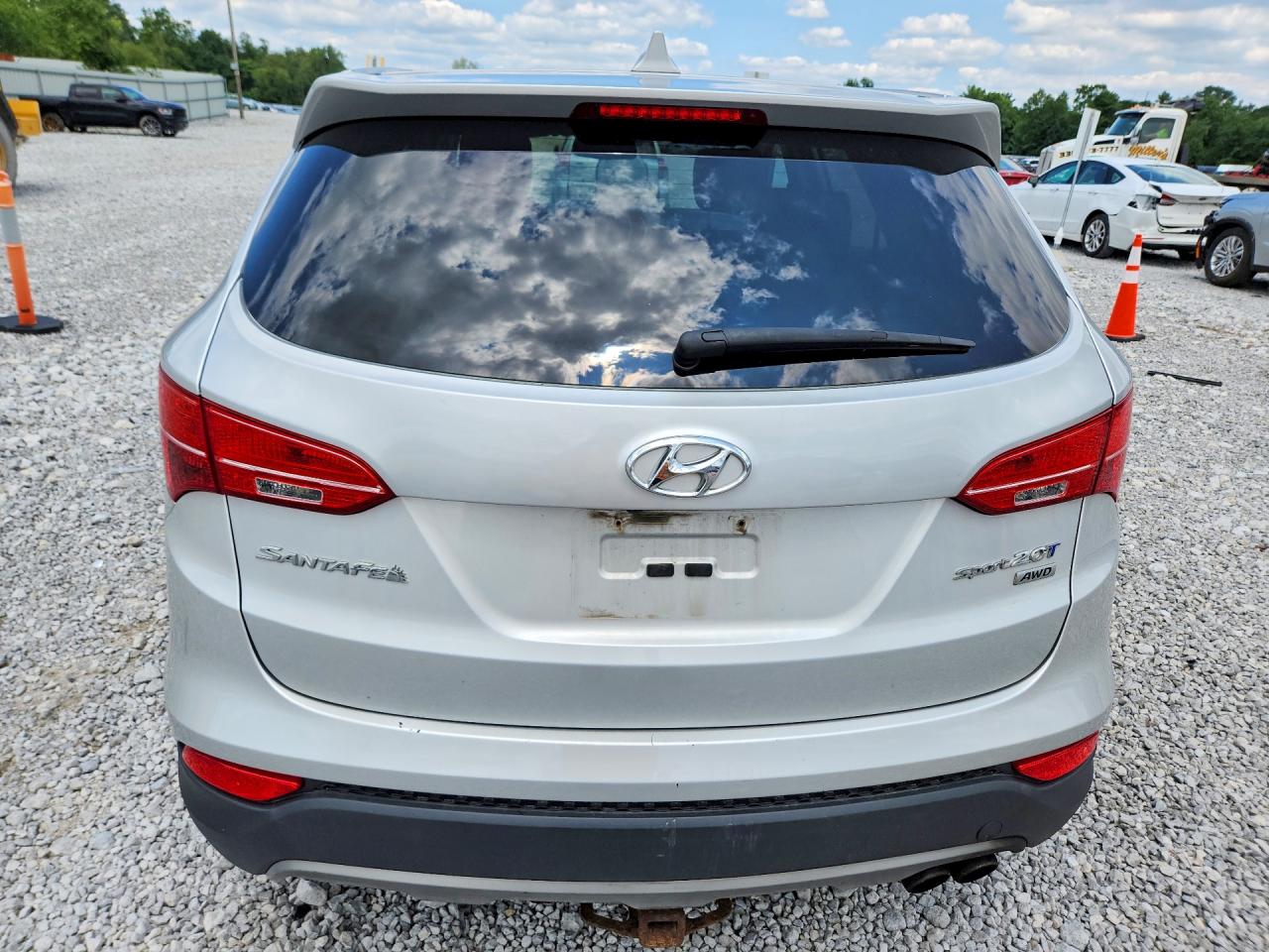 2013 Hyundai Santa Fe Sport 2.0t Silver vin: 5XYZWDLA4DG033570