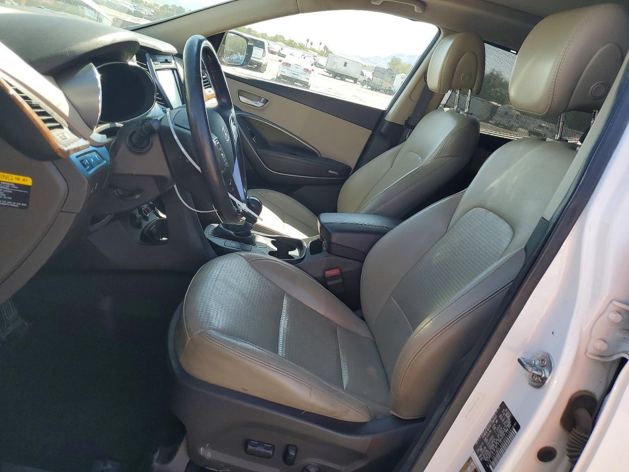 2013 Hyundai Santa Fe Sport 2.0t White vin: 5XYZWDLA4DG061160