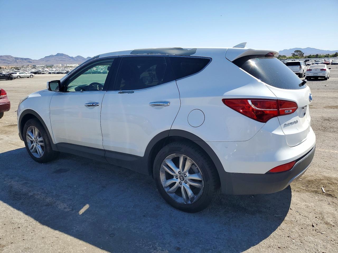 2013 Hyundai Santa Fe Sport 2.0t White vin: 5XYZWDLA4DG061160
