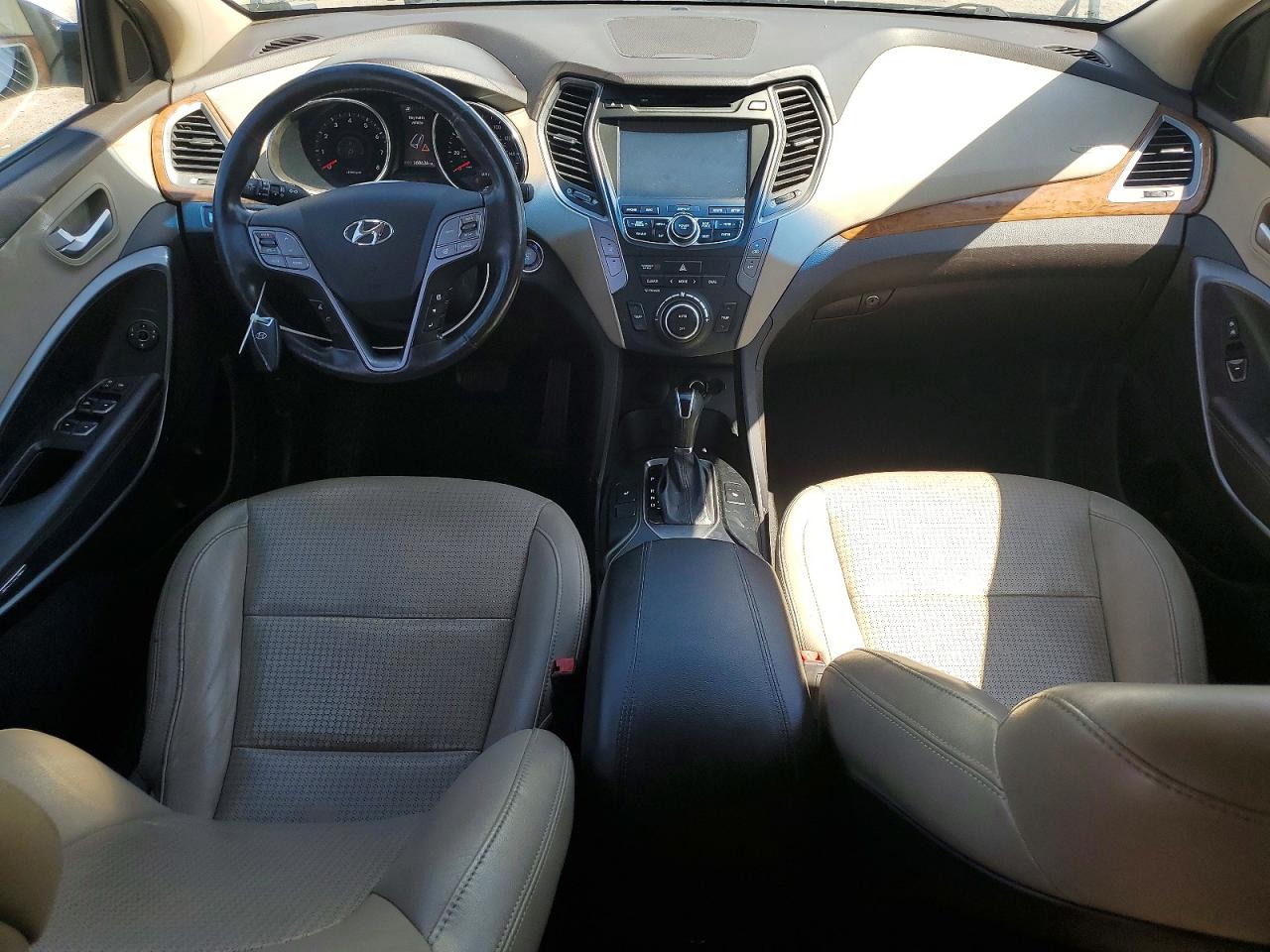 2013 Hyundai Santa Fe Sport 2.0t White vin: 5XYZWDLA4DG061160