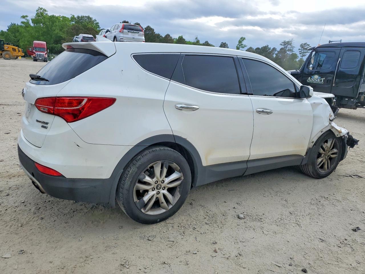 2013 Hyundai Santa Fe Sport 2.0t White vin: 5XYZWDLA5DG064715