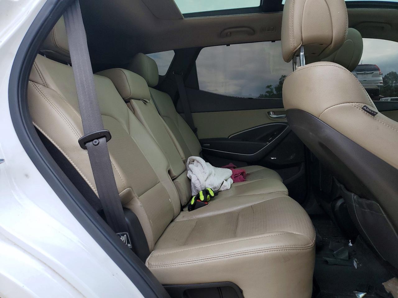2013 Hyundai Santa Fe Sport 2.0t White vin: 5XYZWDLA5DG064715