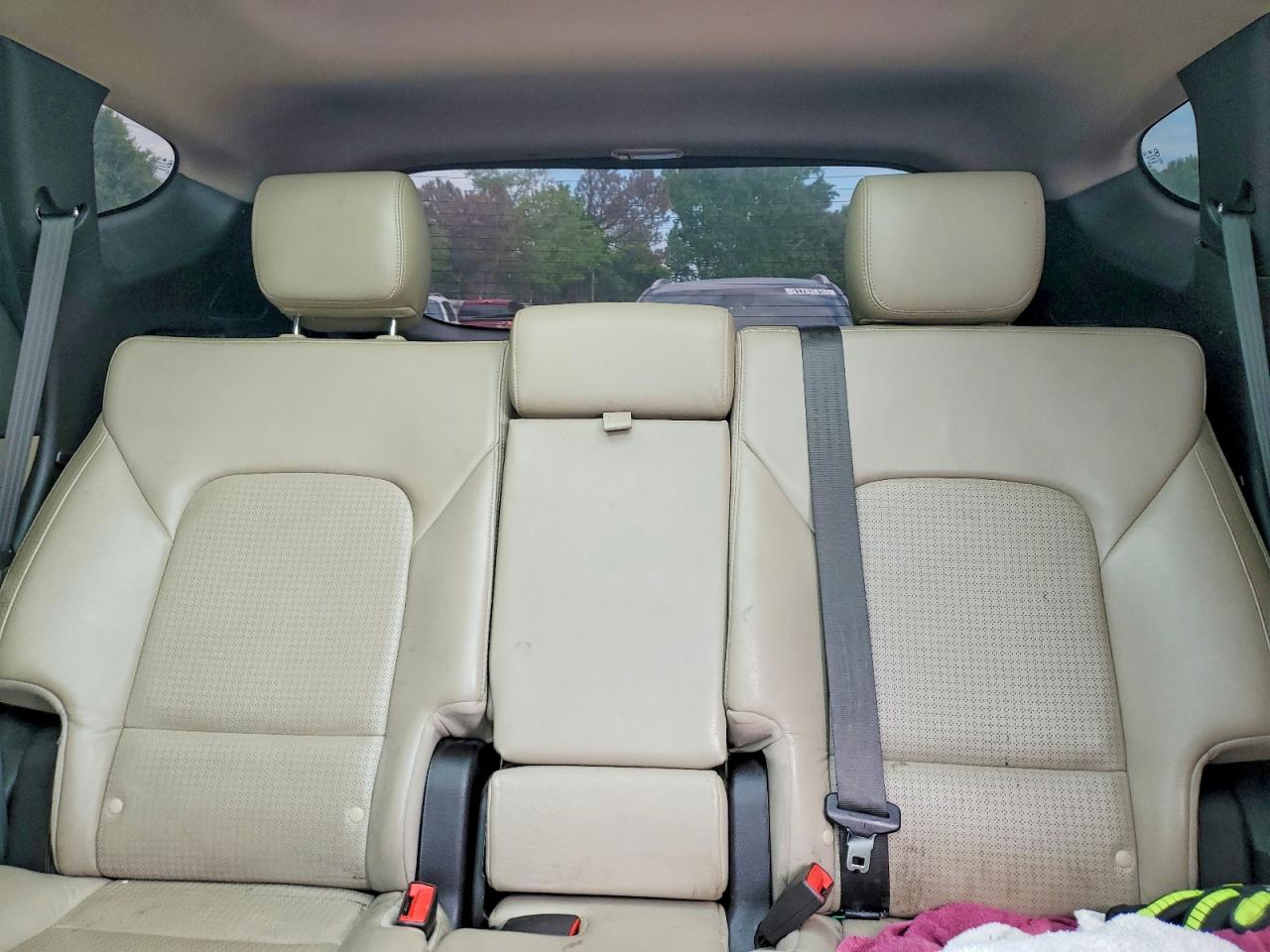 2013 Hyundai Santa Fe Sport 2.0t White vin: 5XYZWDLA5DG064715