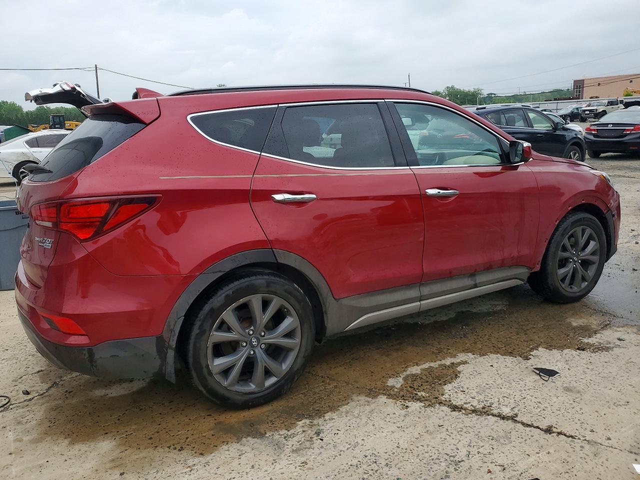 2017 Hyundai Santa Fe Sport 2.0t Ultimate Красный vin: 5XYZWDLA5HG444658
