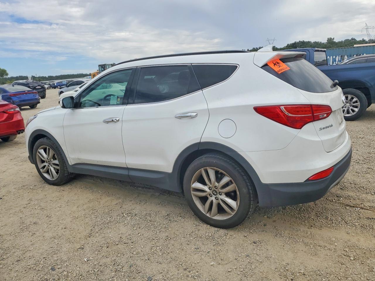 2014 Hyundai Santa Fe Sport 2.0t White vin: 5XYZWDLA9EG207912