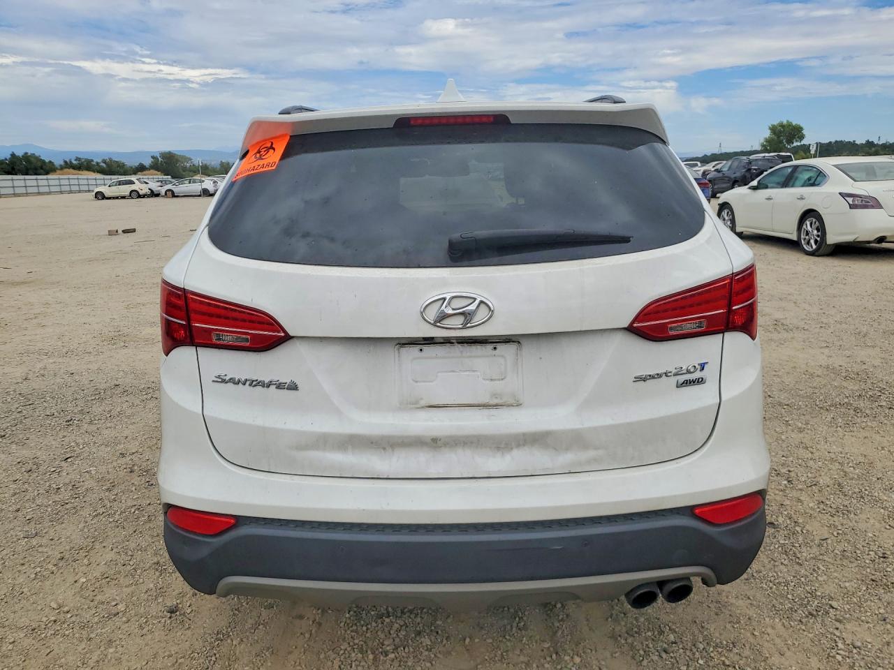 2014 Hyundai Santa Fe Sport 2.0t White vin: 5XYZWDLA9EG207912