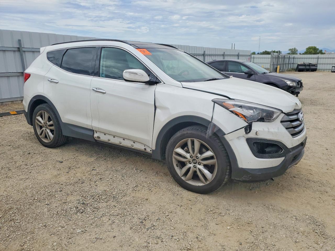 2014 Hyundai Santa Fe Sport 2.0t White vin: 5XYZWDLA9EG207912