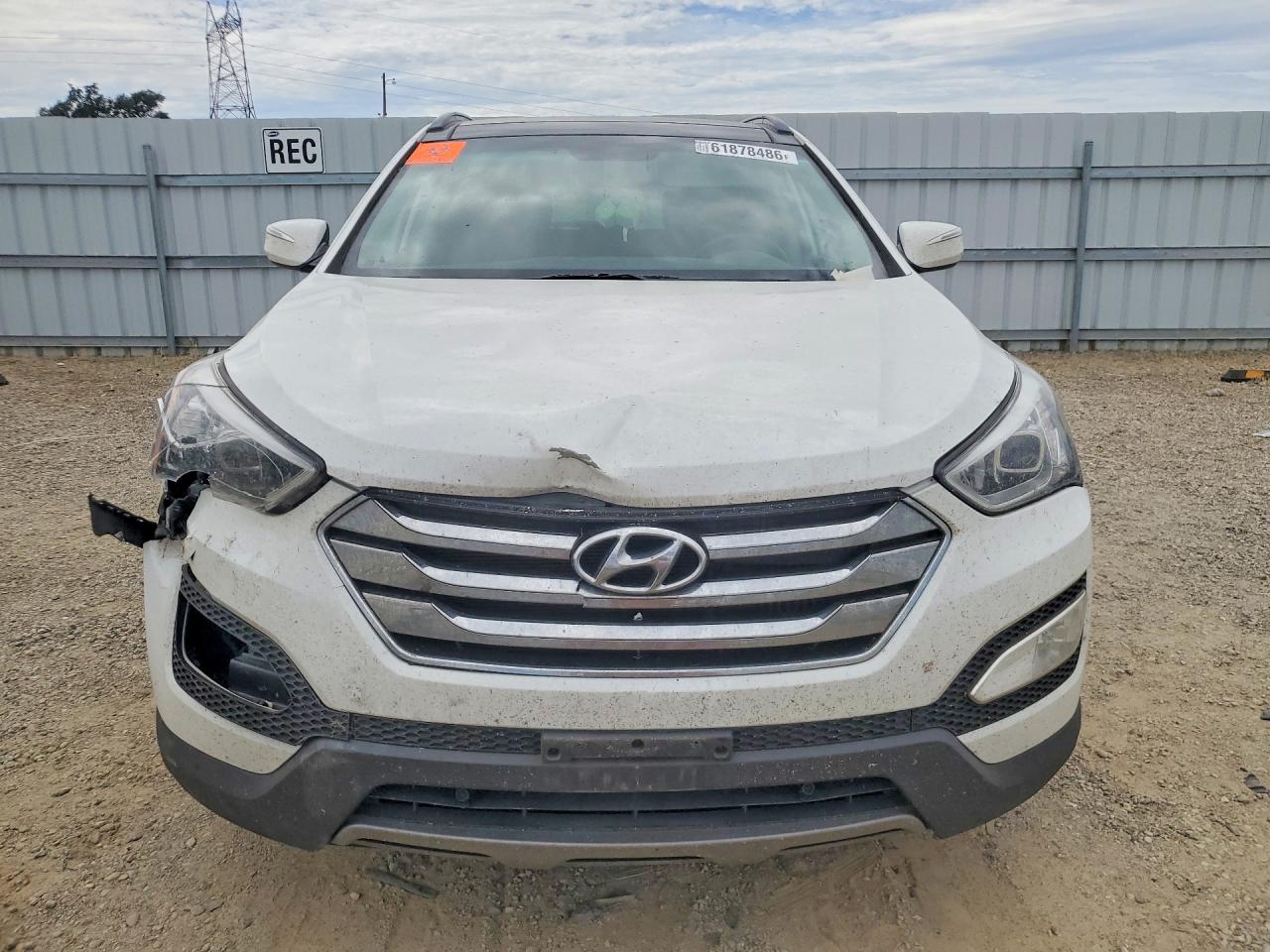 2014 Hyundai Santa Fe Sport 2.0t White vin: 5XYZWDLA9EG207912