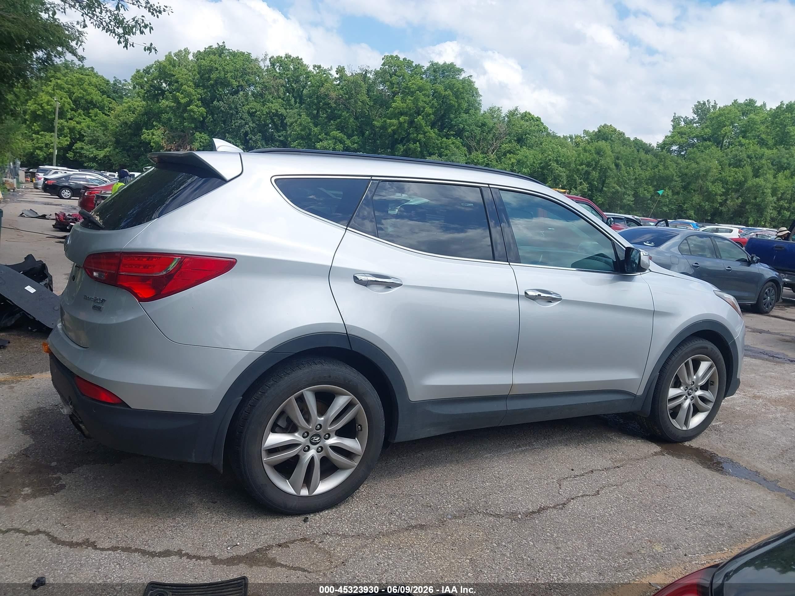 2014 Hyundai Santa Fe Sport 2.0l Turbo Silver vin: 5XYZWDLA9EG223687