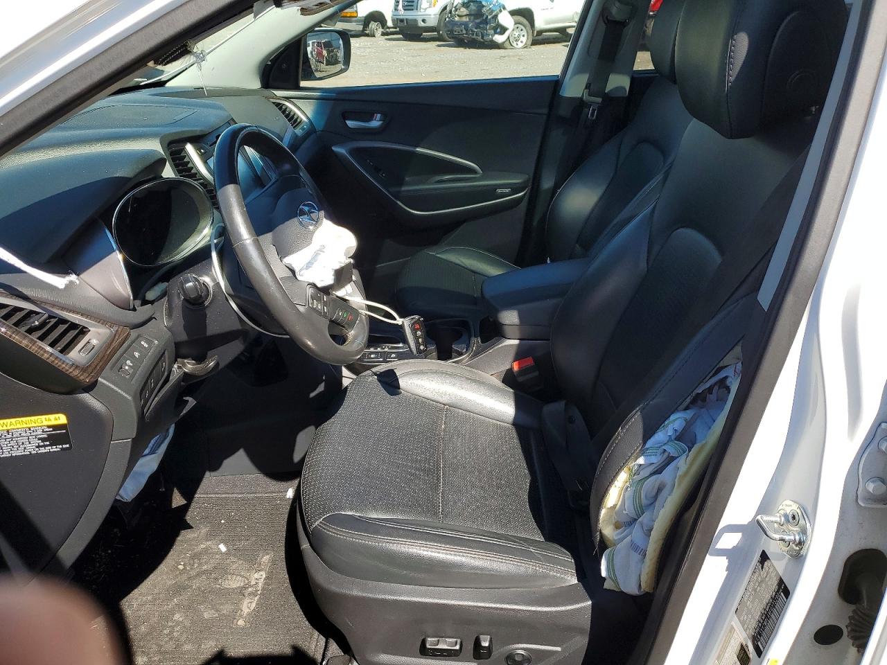 2015 Hyundai Santa Fe Sport 2.0t White vin: 5XYZWDLA9FG275290