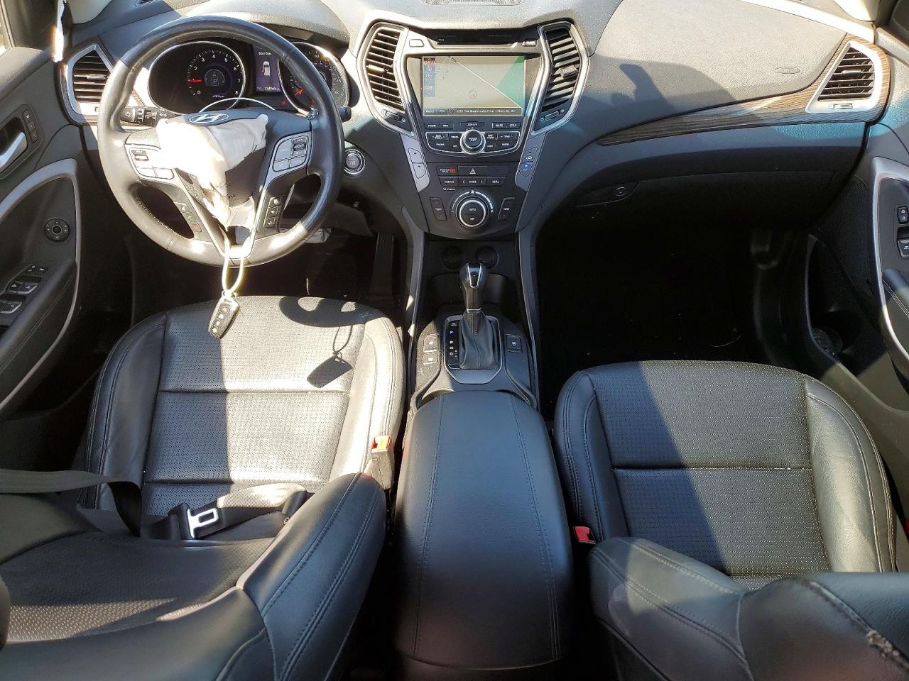 2015 Hyundai Santa Fe Sport 2.0t White vin: 5XYZWDLA9FG275290