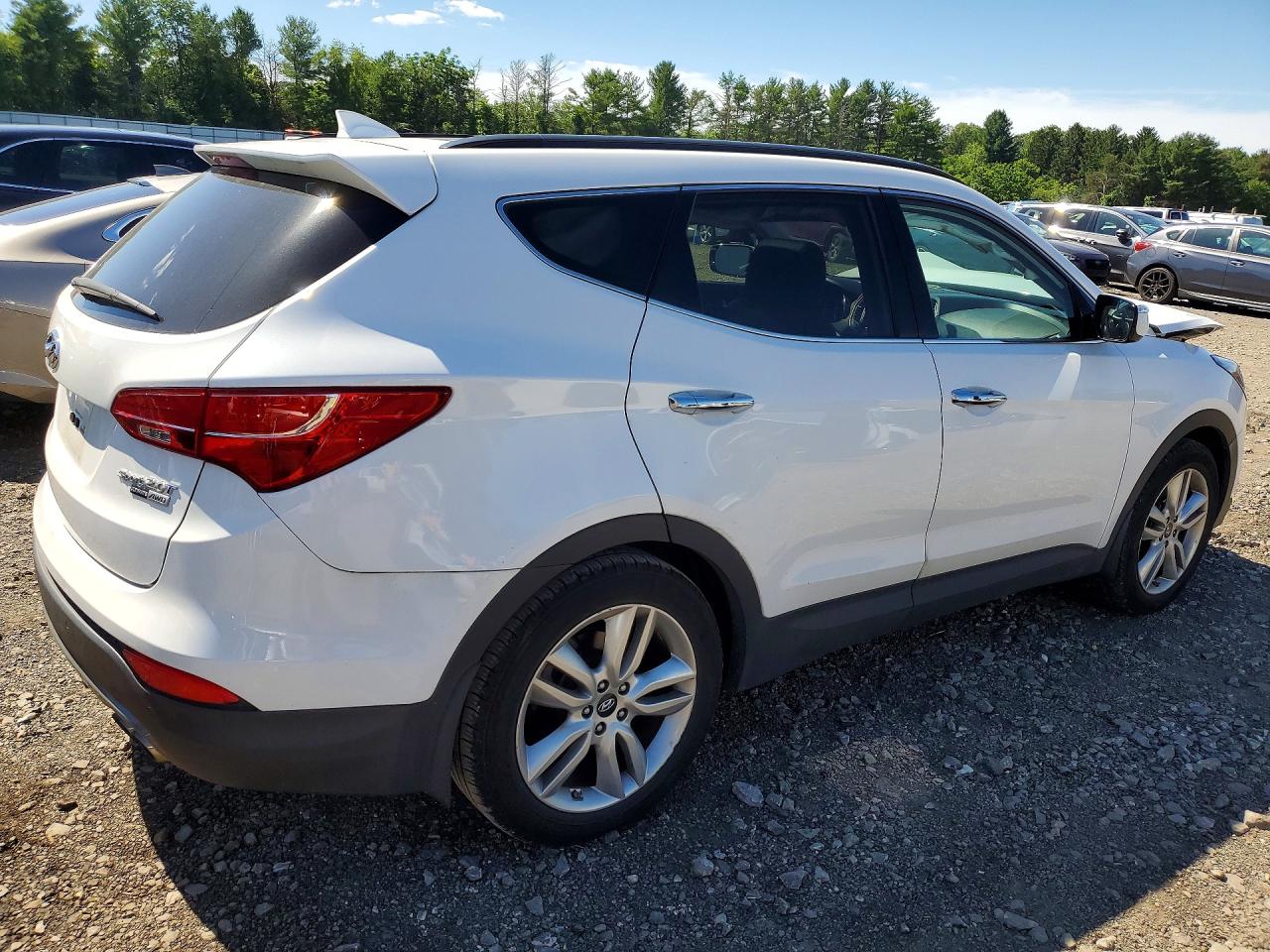 2015 Hyundai Santa Fe Sport 2.0t White vin: 5XYZWDLA9FG275290