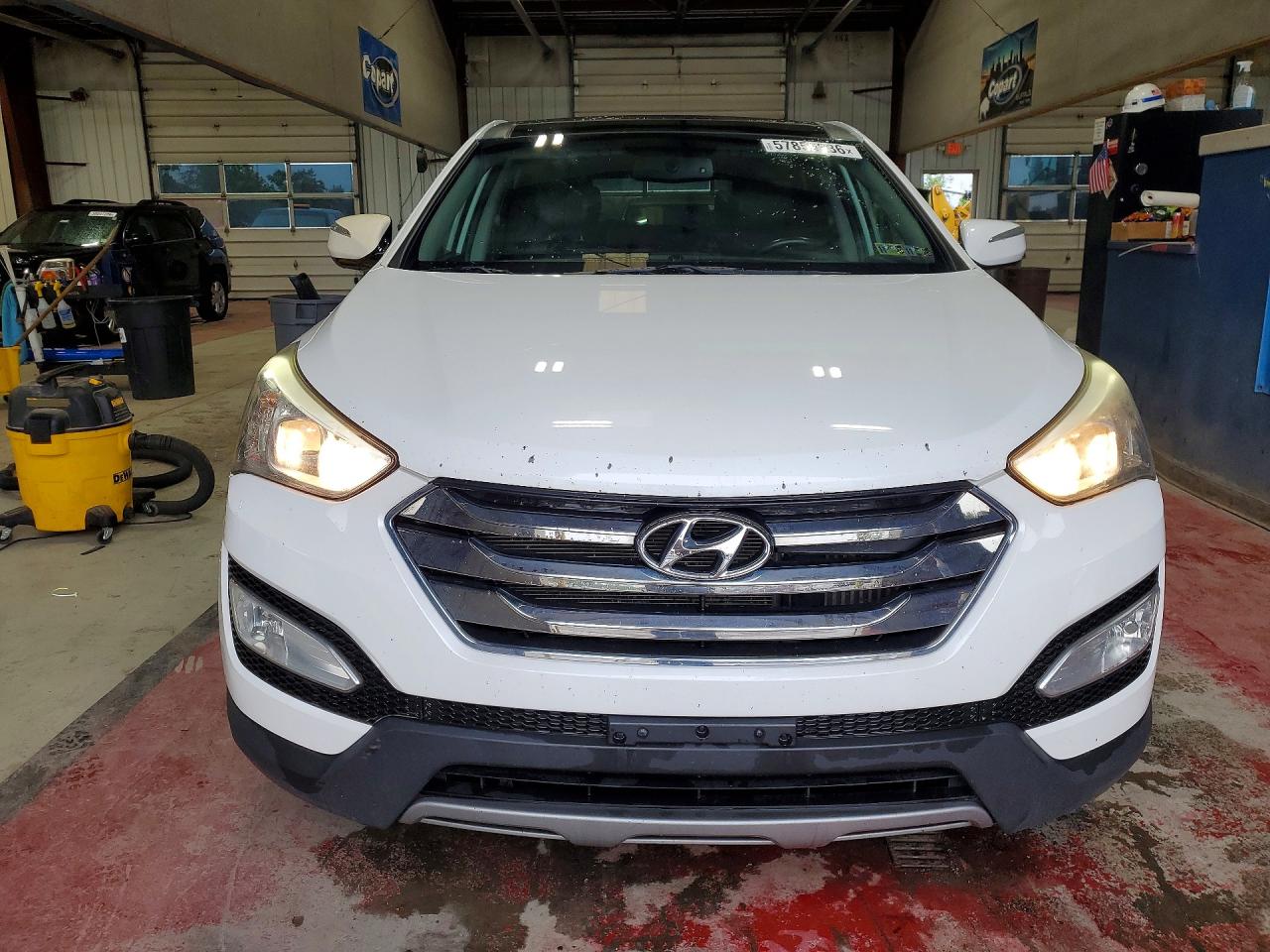 2013 Hyundai Santa Fe Sport 2.0t White vin: 5XYZWDLAXDG026977