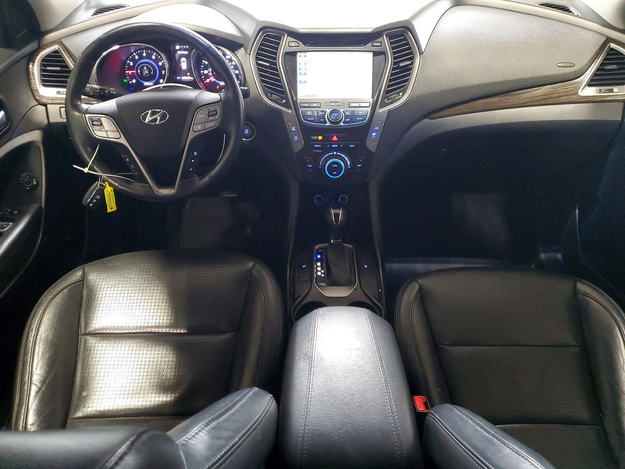 2013 Hyundai Santa Fe Sport 2.0t White vin: 5XYZWDLAXDG026977