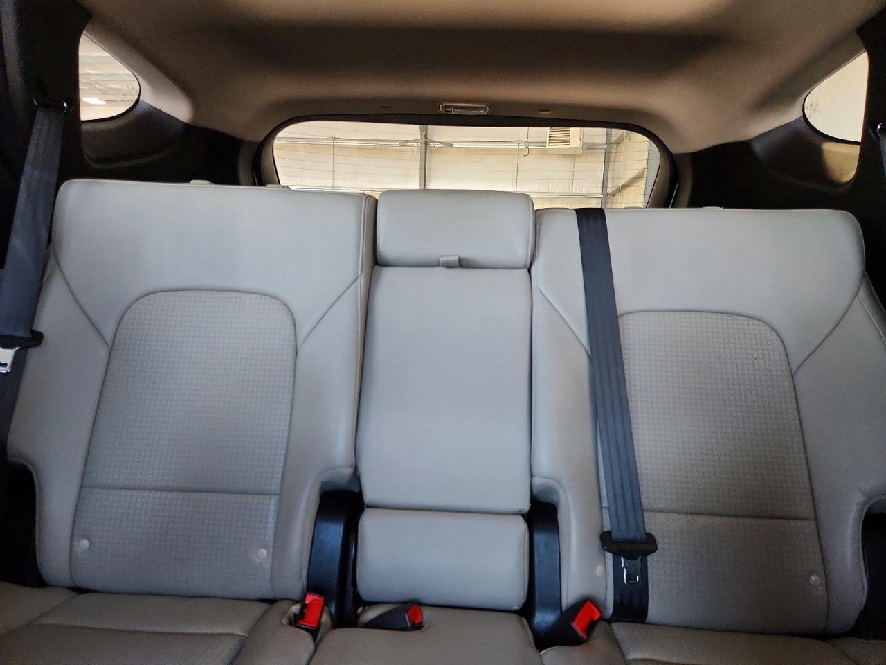 2014 Hyundai Santa Fe Sport 2.0t White vin: 5XYZWDLAXEG216845
