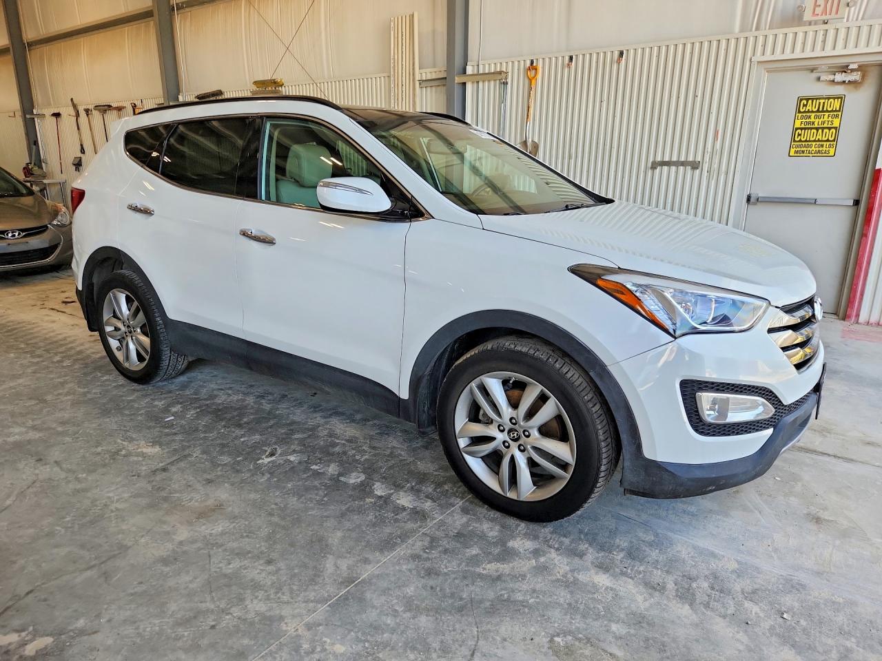 2014 Hyundai Santa Fe Sport 2.0t White vin: 5XYZWDLAXEG216845