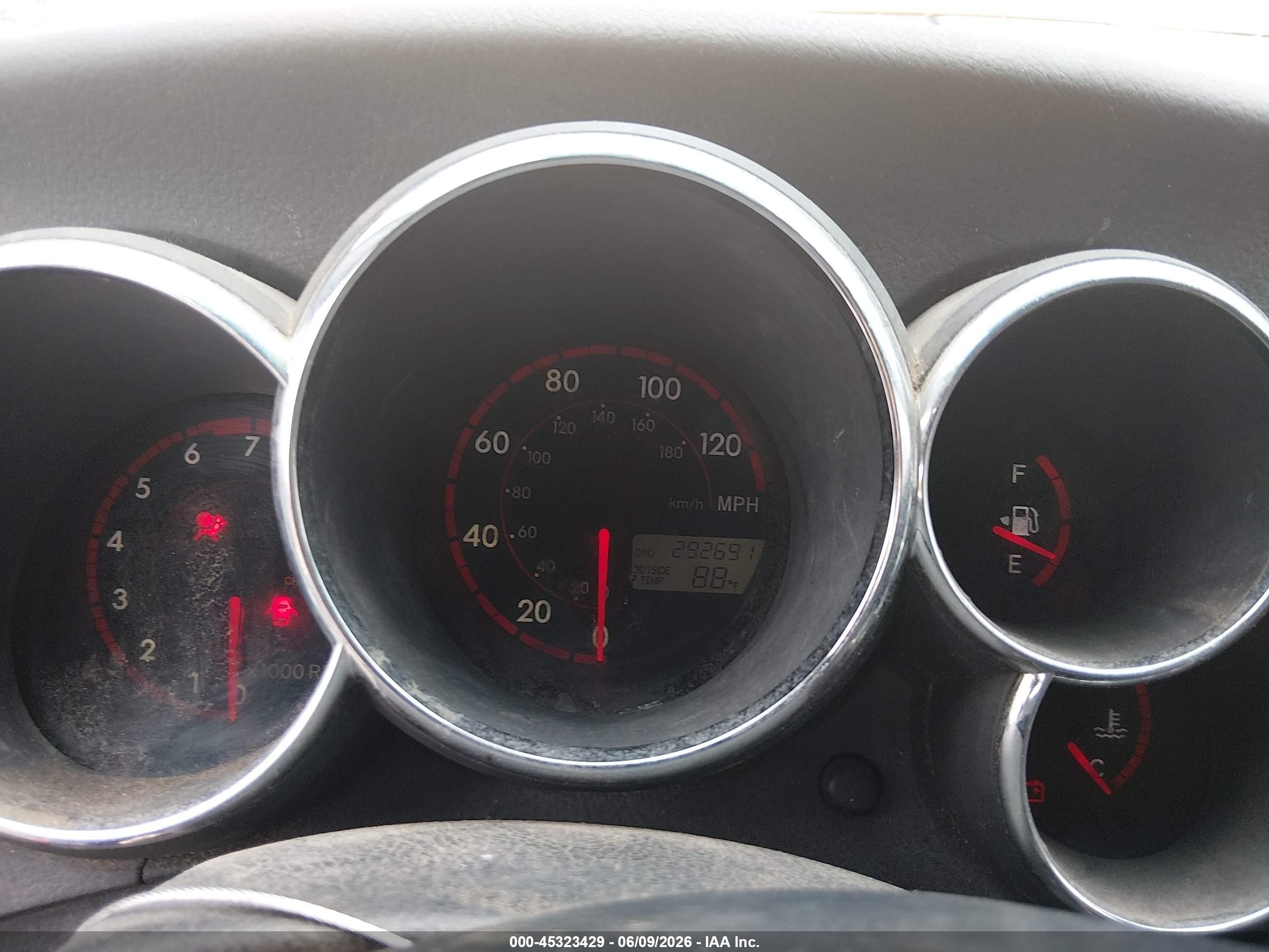 2004 Pontiac Vibe Orange vin: 5Y2SL62804Z411017