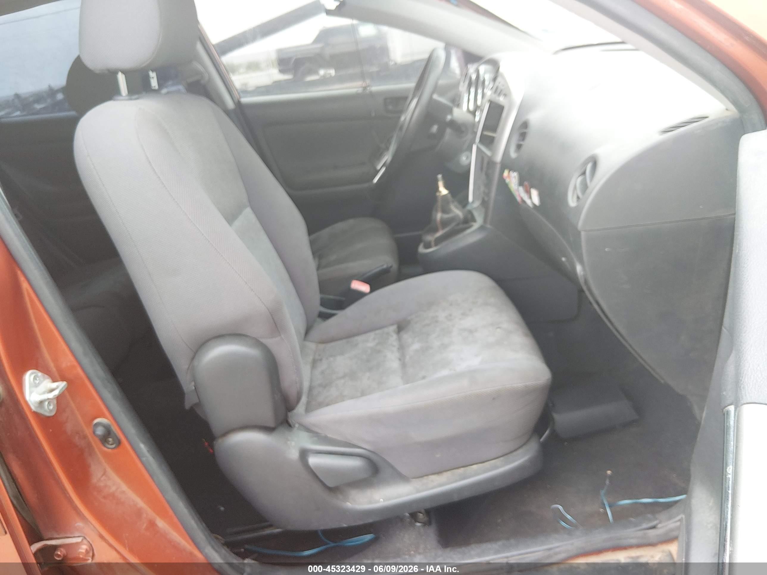2004 Pontiac Vibe Orange vin: 5Y2SL62804Z411017