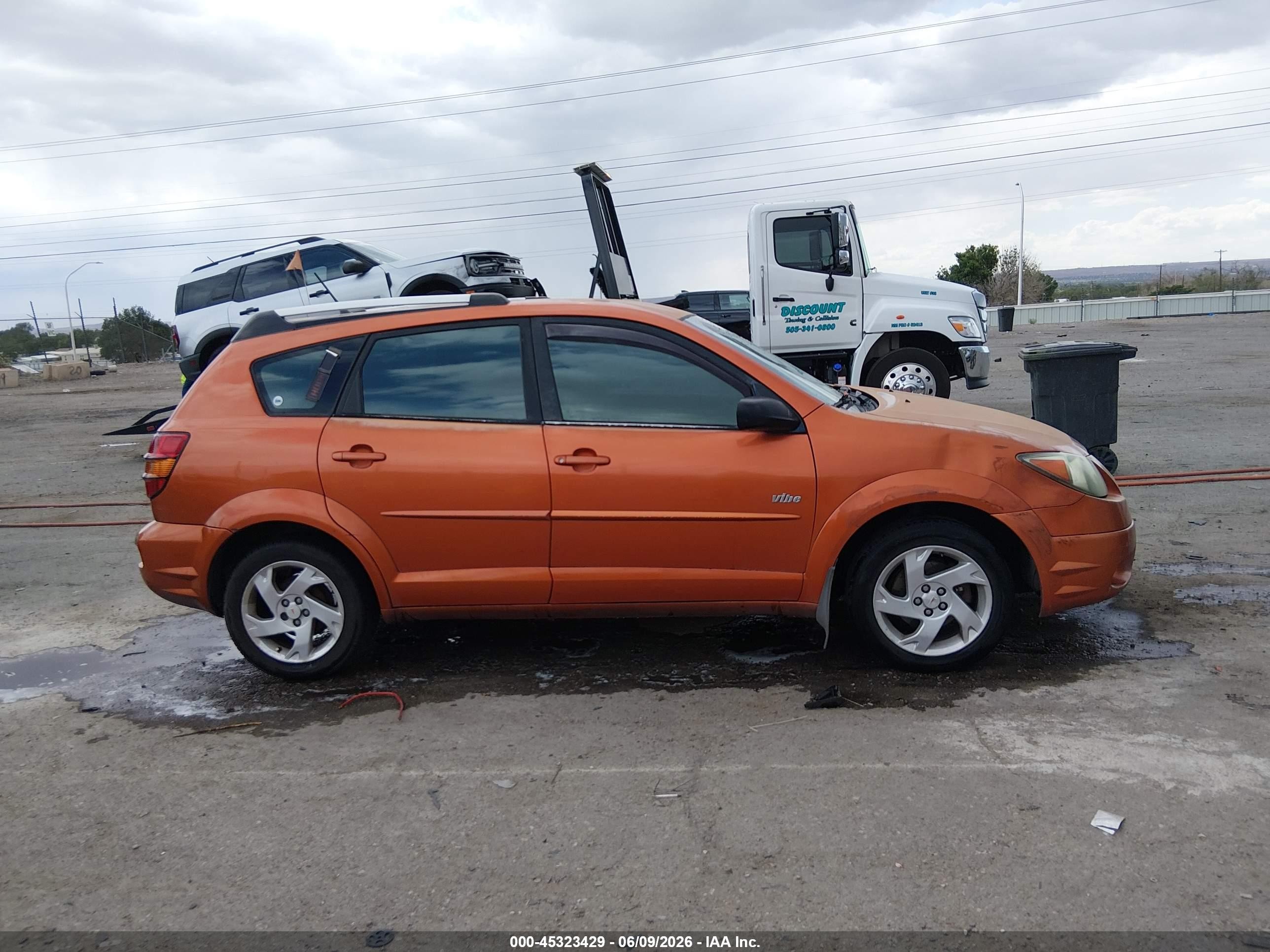 2004 Pontiac Vibe Orange vin: 5Y2SL62804Z411017
