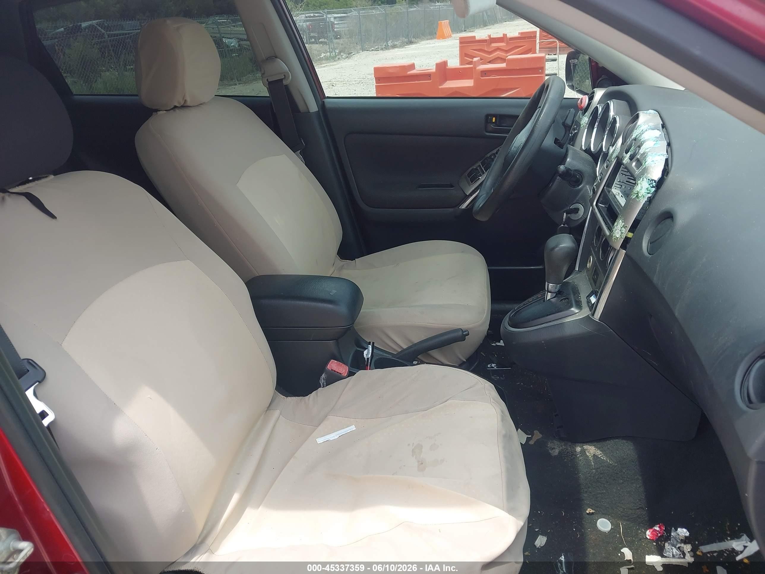 2004 Pontiac Vibe   Red vin: 5Y2SL62824Z404473