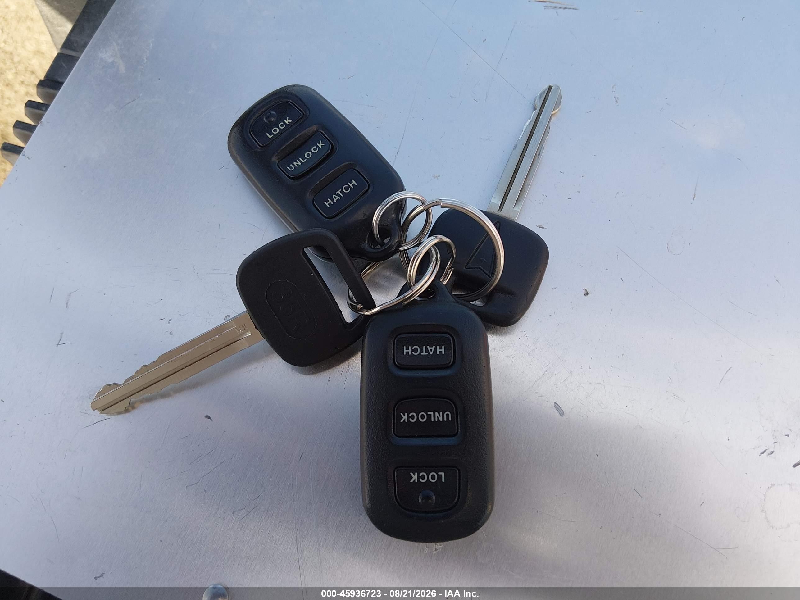 2004 Pontiac Vibe   Red vin: 5Y2SL62824Z457173