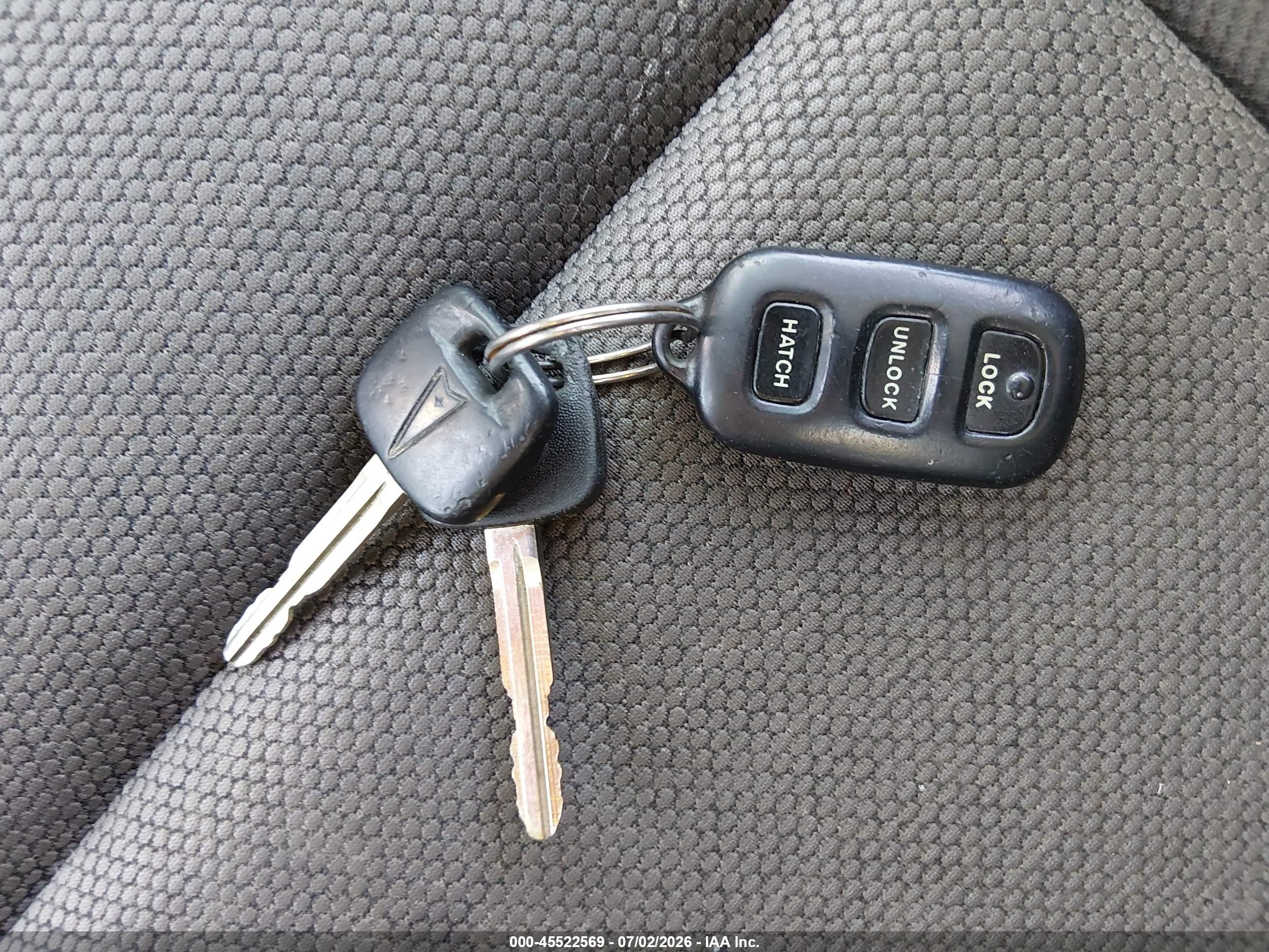 2004 Pontiac Vibe   Серебряный vin: 5Y2SL62834Z433478