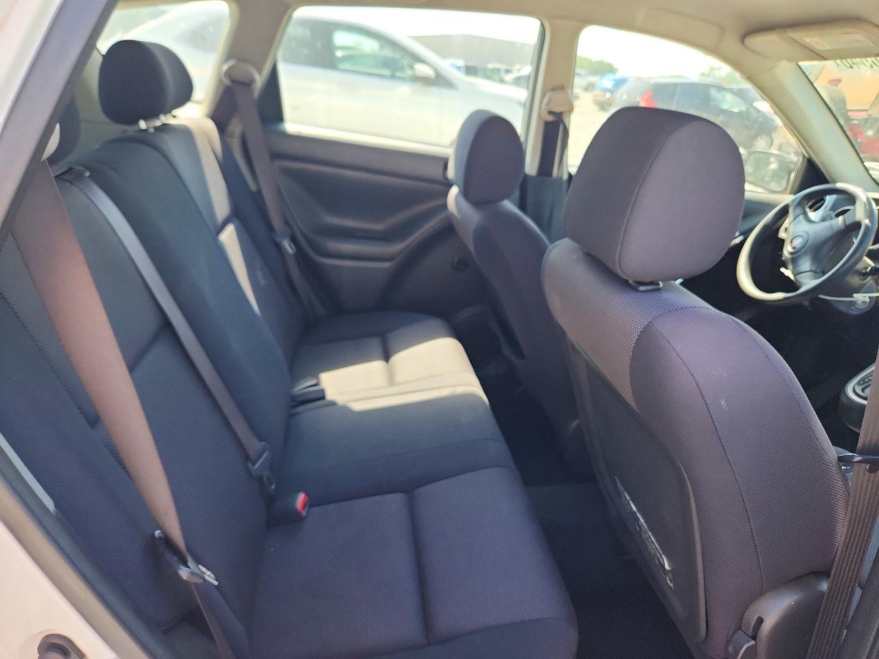 2004 Pontiac Vibe White vin: 5Y2SL62834Z456680