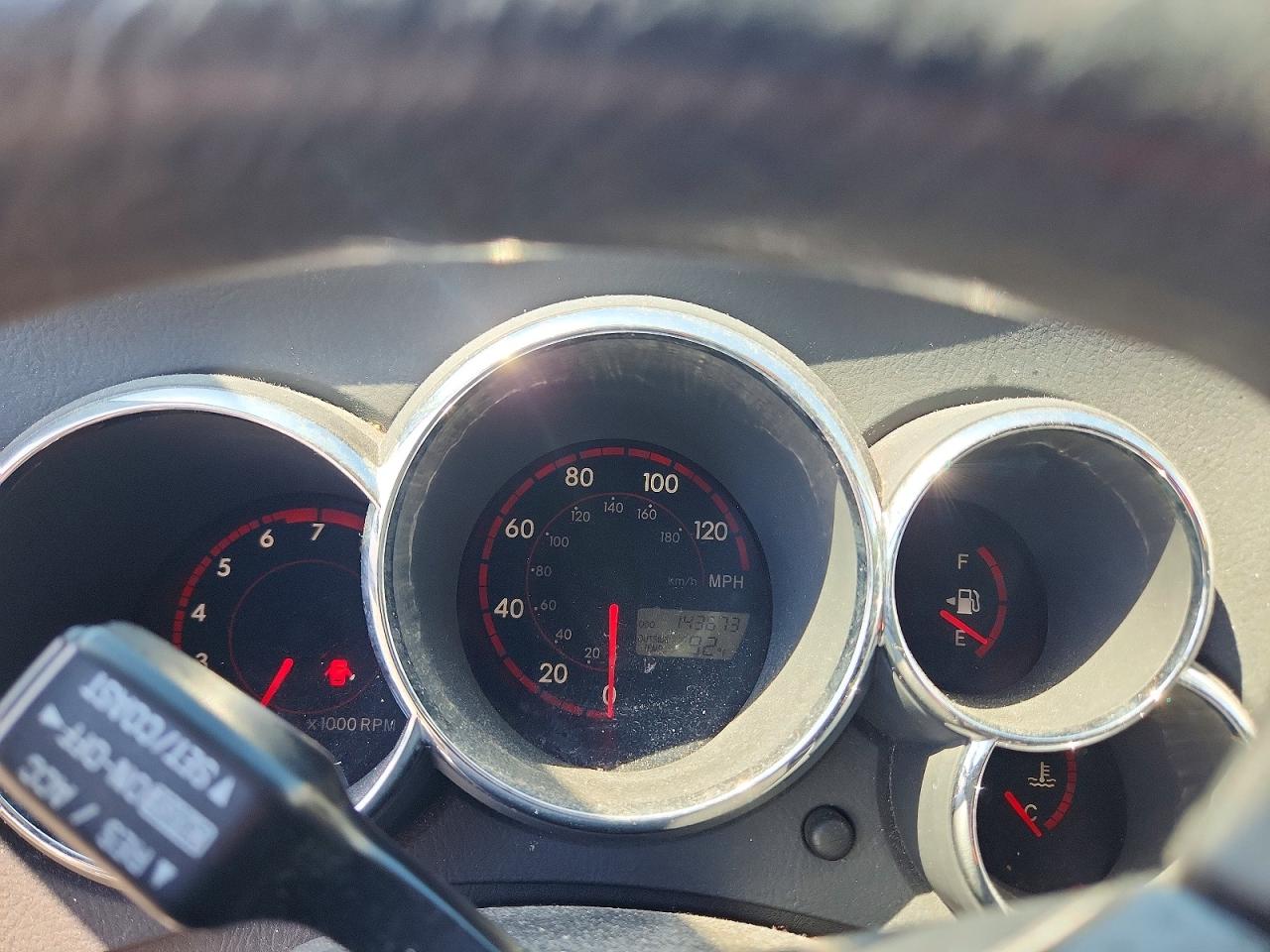 2004 Pontiac Vibe White vin: 5Y2SL62834Z456680