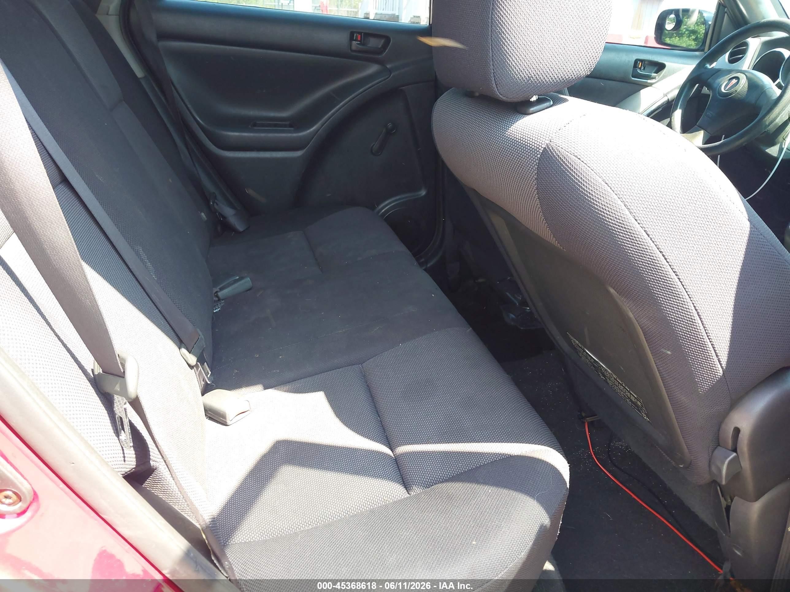 2004 Pontiac Vibe   Orange vin: 5Y2SL62844Z432484