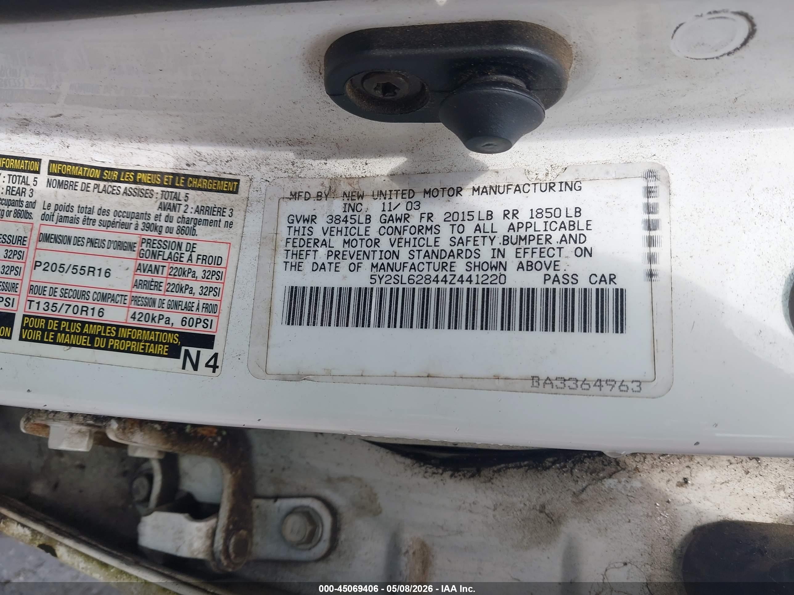 2004 Pontiac Vibe   White vin: 5Y2SL62844Z441220