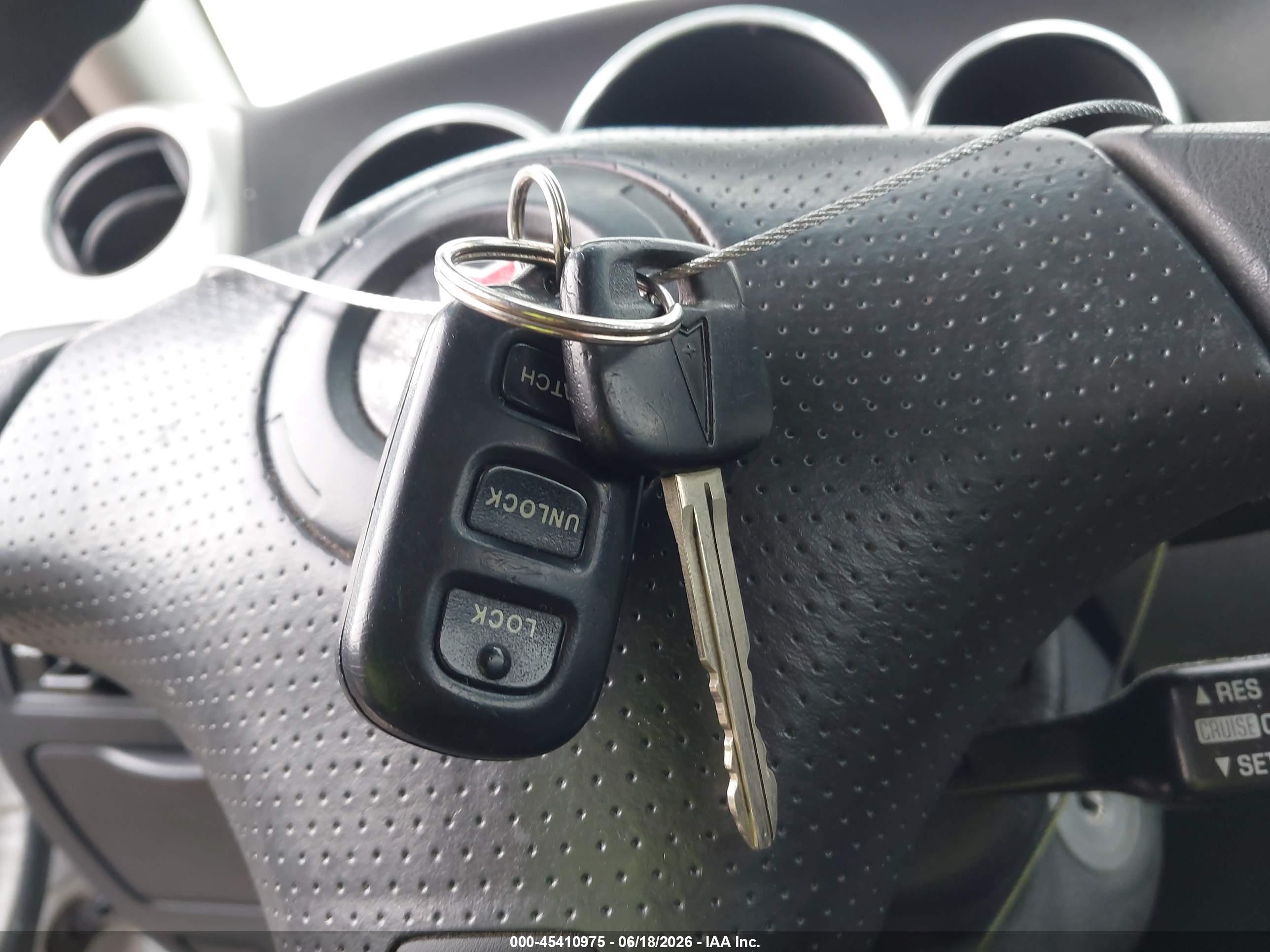 2003 Pontiac Vibe   White vin: 5Y2SL62853Z467887