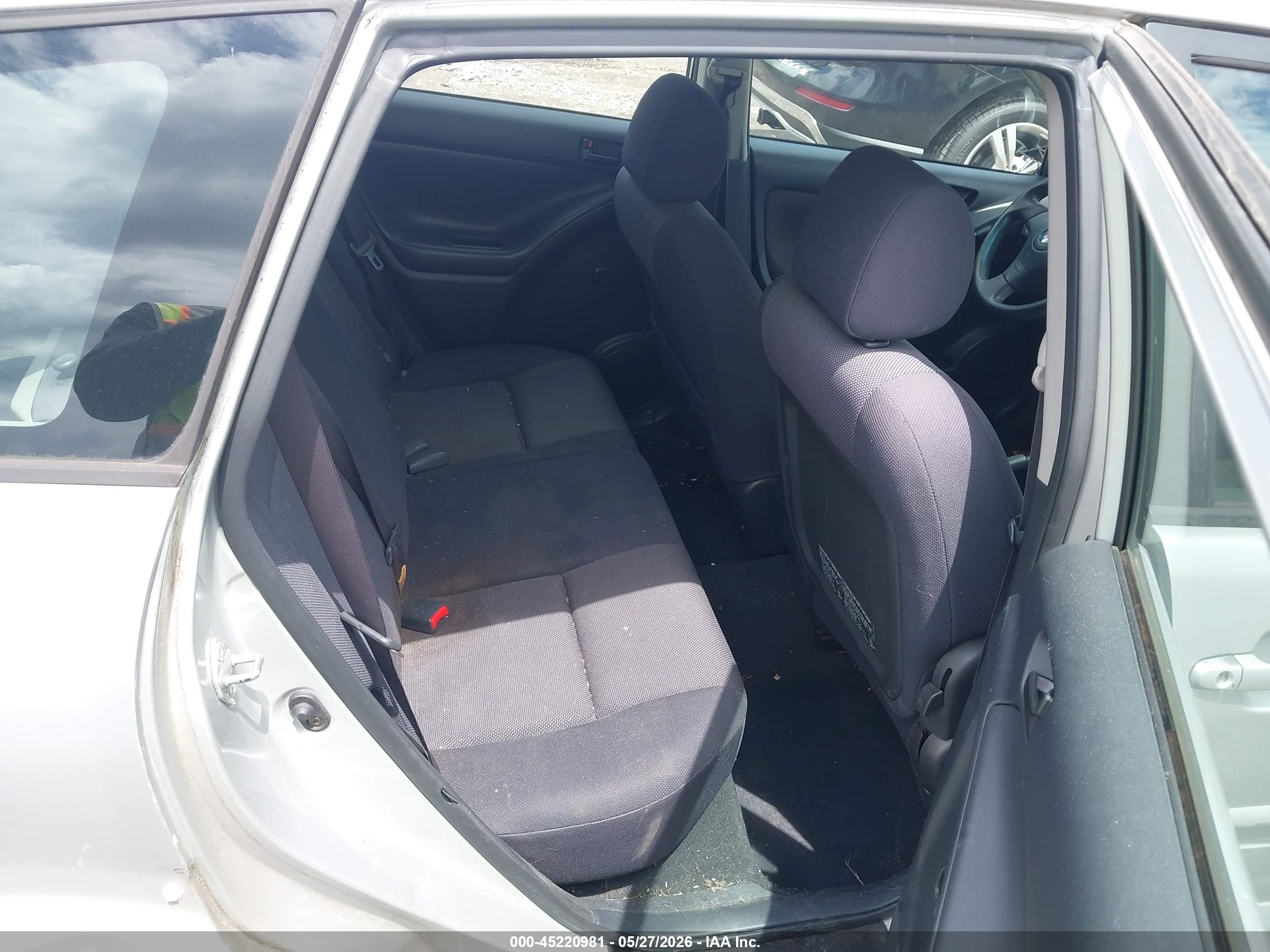 2004 Pontiac Vibe   Silver vin: 5Y2SL62854Z411210