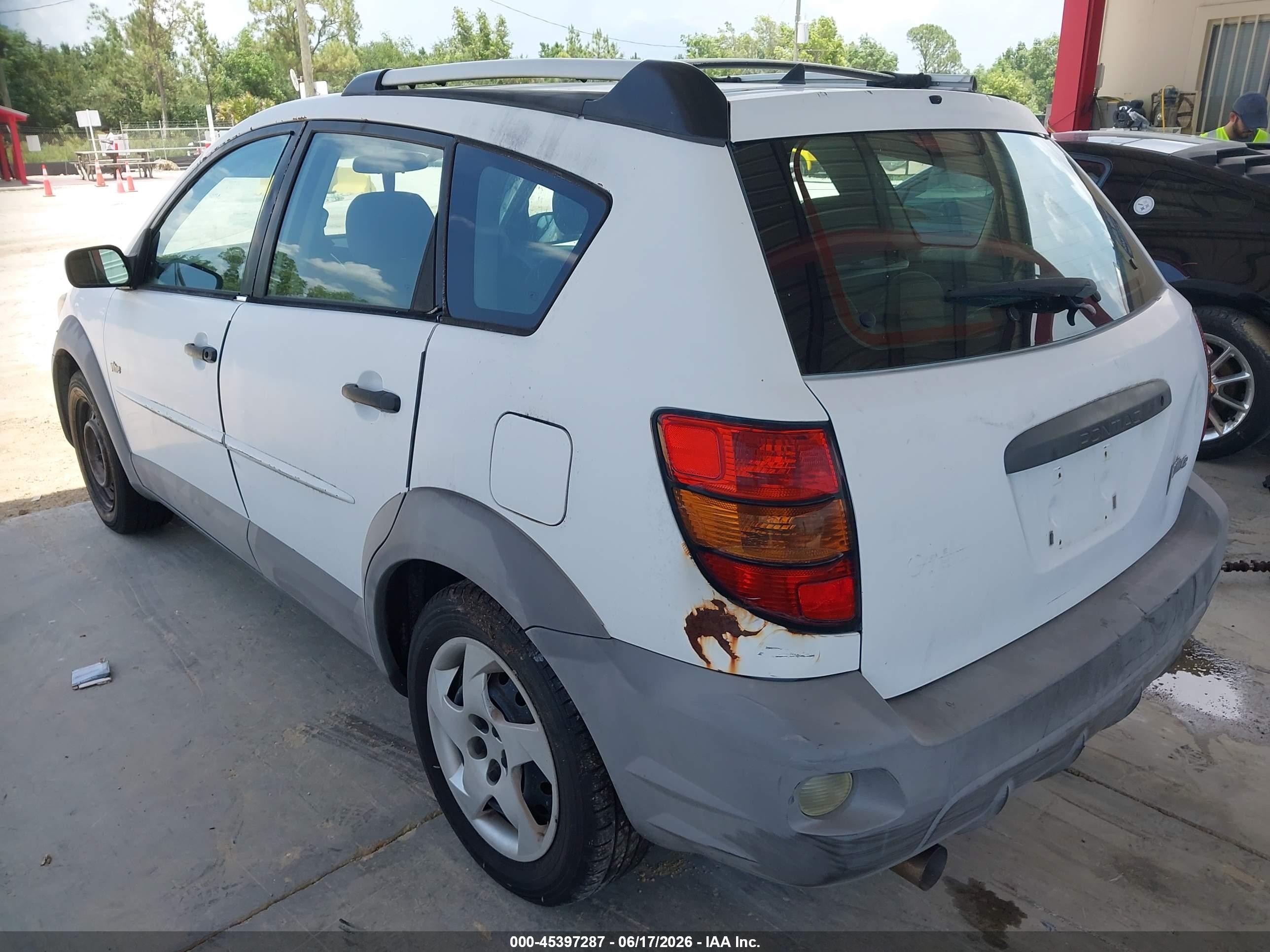 2003 Pontiac Vibe   White vin: 5Y2SL62883Z467589