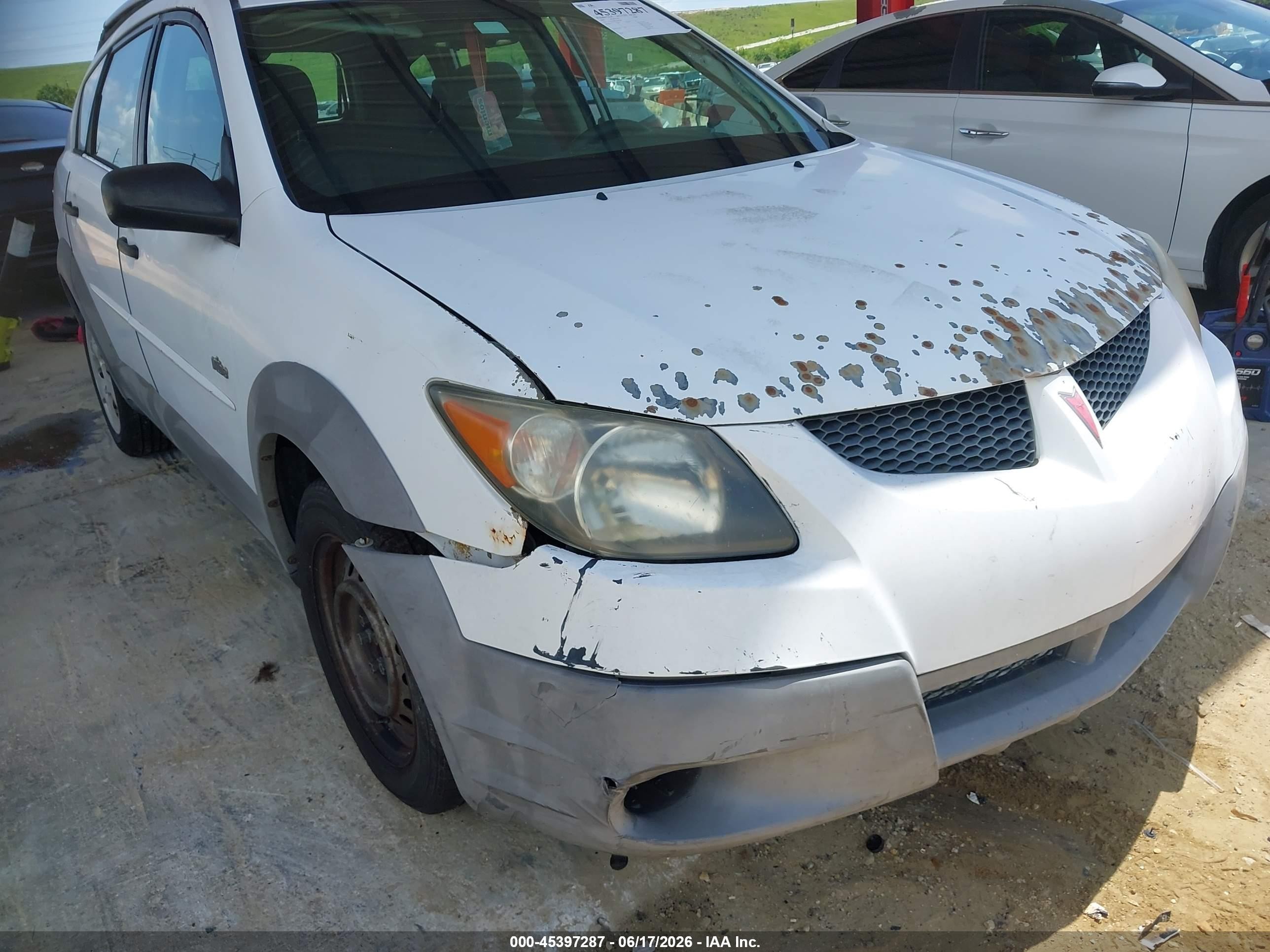 2003 Pontiac Vibe   White vin: 5Y2SL62883Z467589
