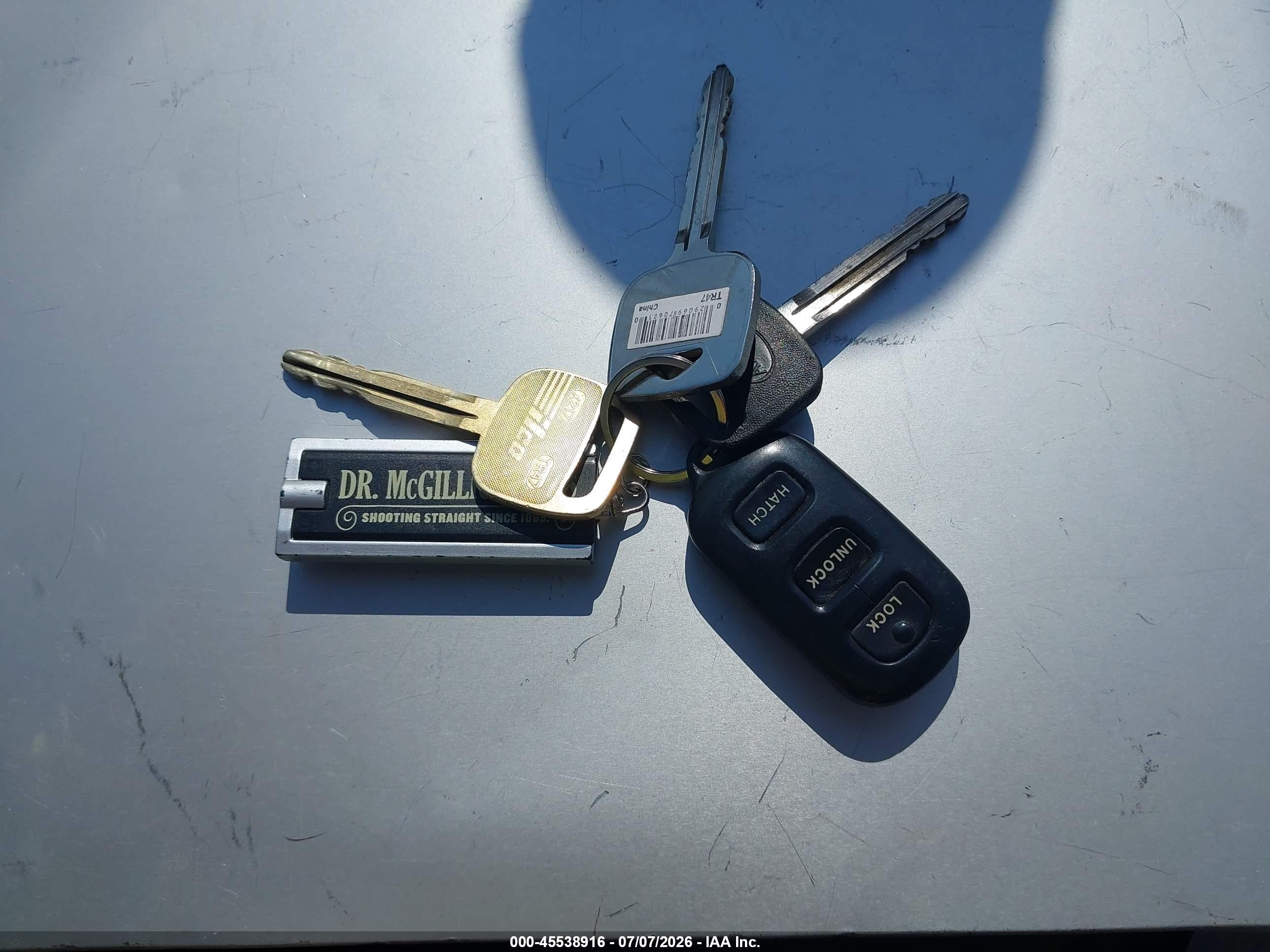 2004 Pontiac Vibe   Silver vin: 5Y2SL628X4Z411199