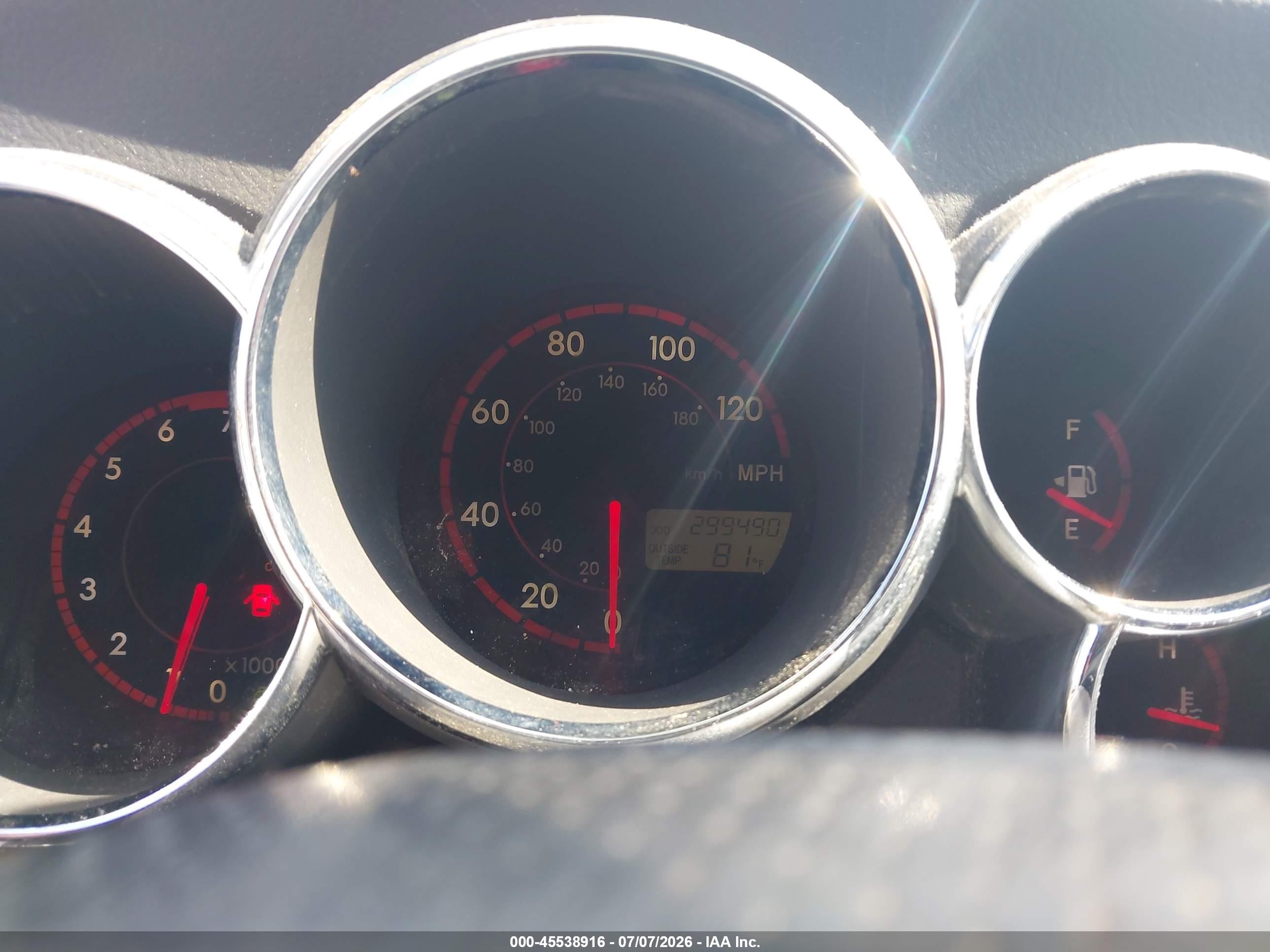 2004 Pontiac Vibe   Silver vin: 5Y2SL628X4Z411199