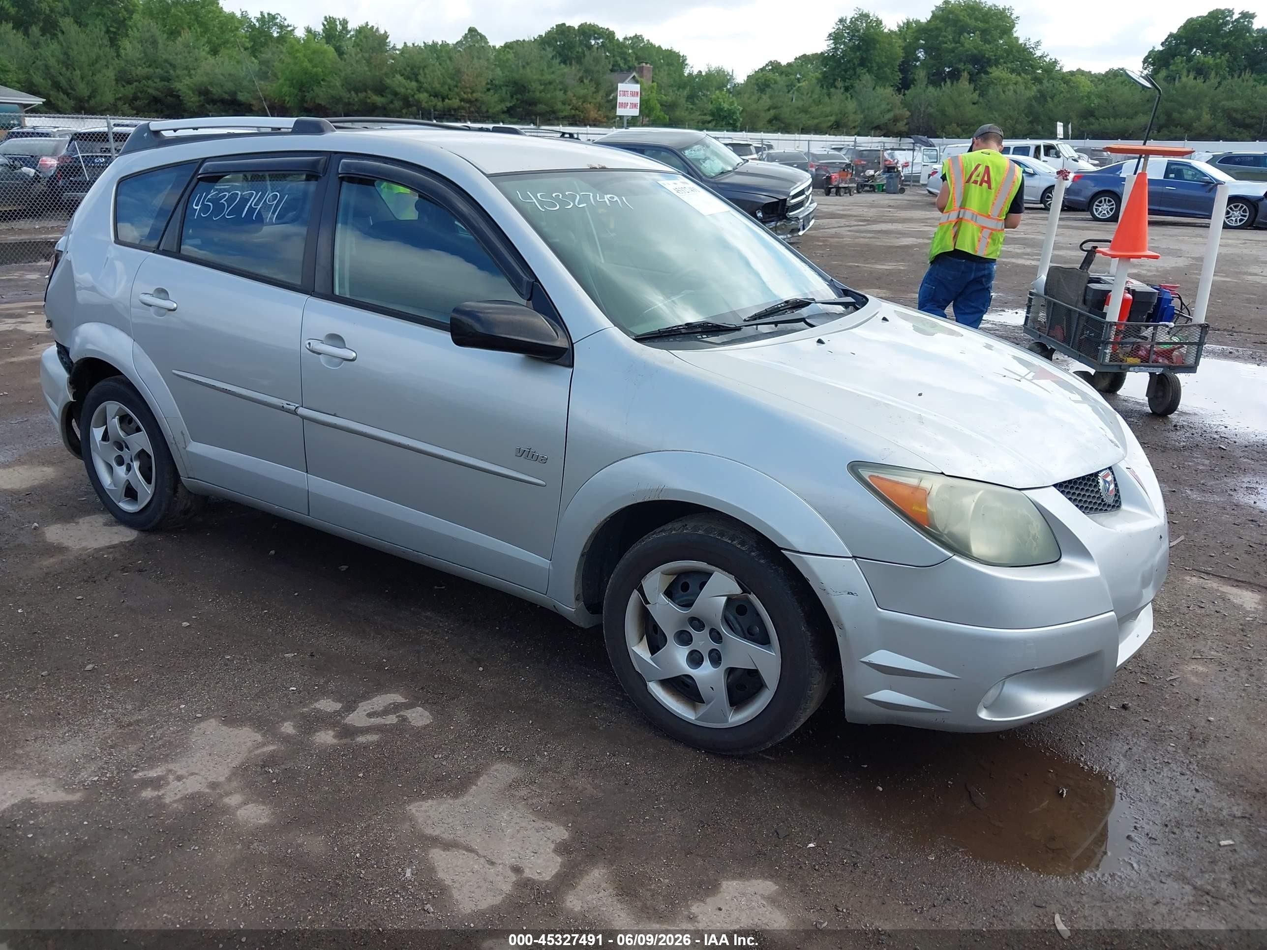 2004 Pontiac Vibe   Silver vin: 5Y2SL628X4Z423627
