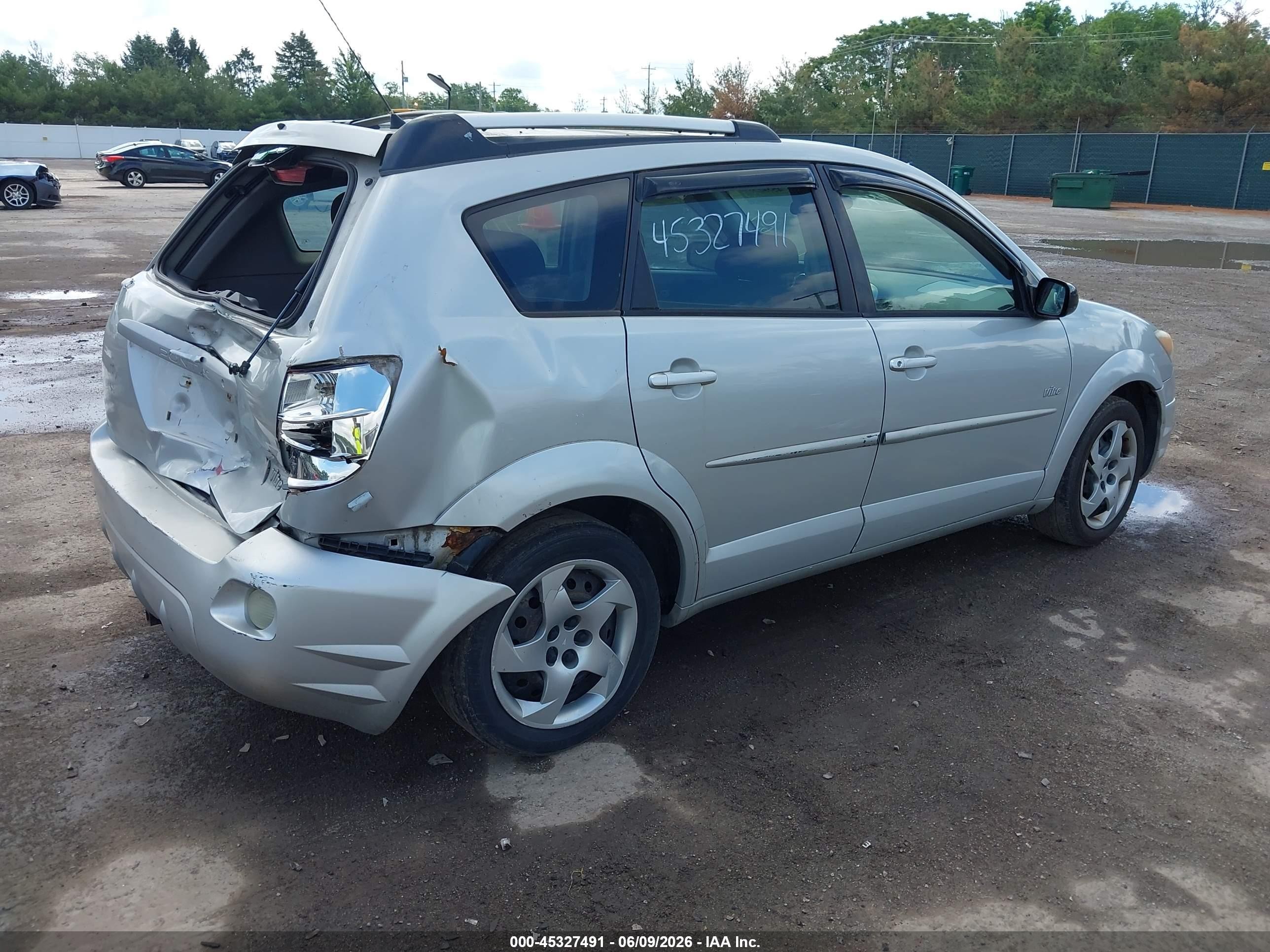 2004 Pontiac Vibe   Silver vin: 5Y2SL628X4Z423627