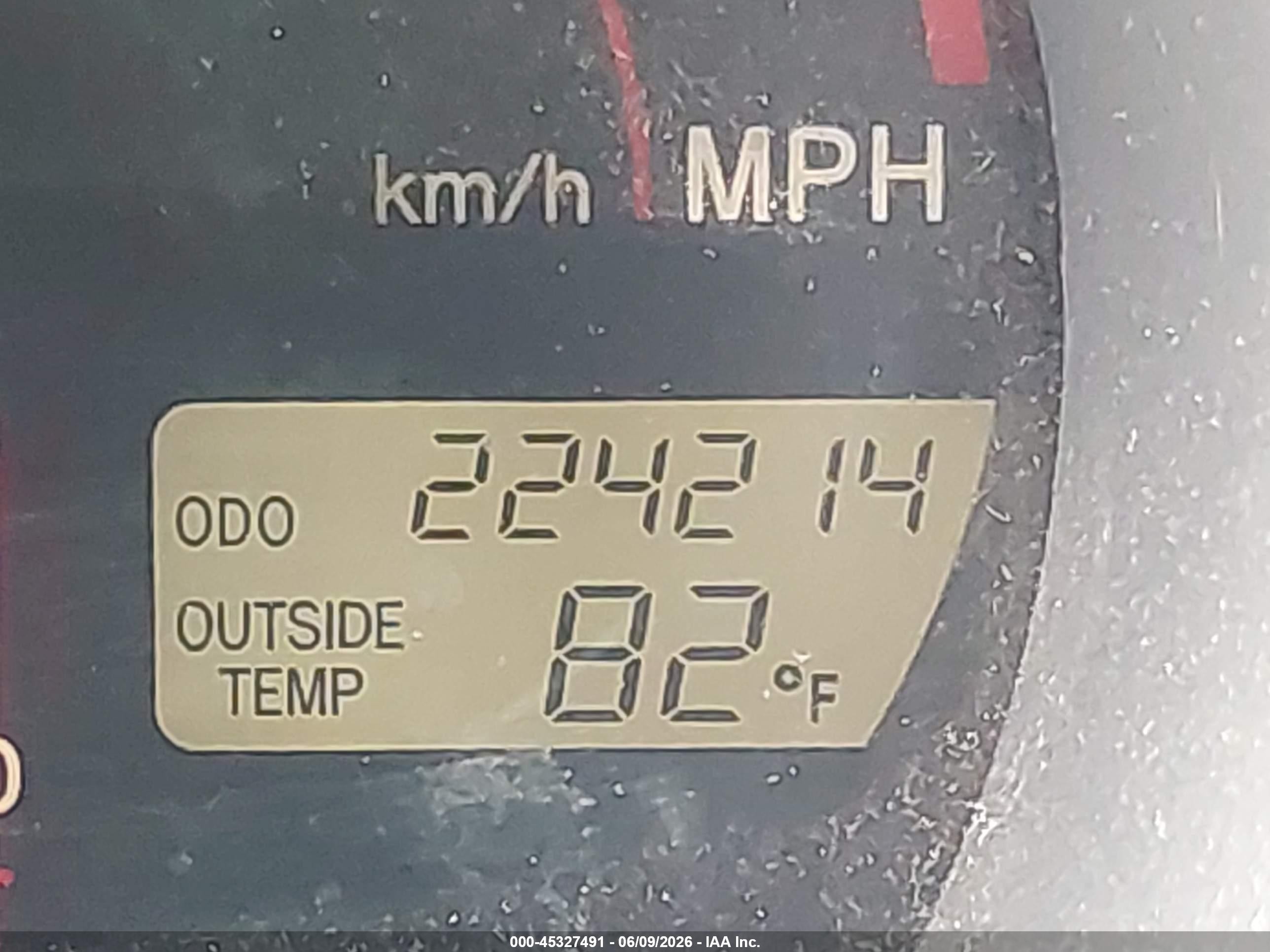 2004 Pontiac Vibe   Silver vin: 5Y2SL628X4Z423627