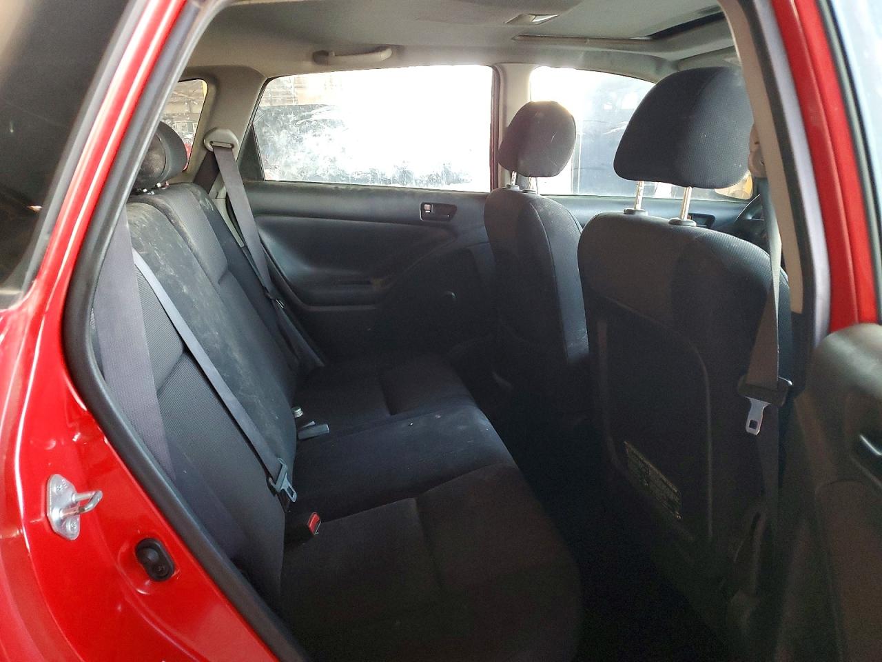 2004 Pontiac Vibe Red vin: 5Y2SL628X4Z439228