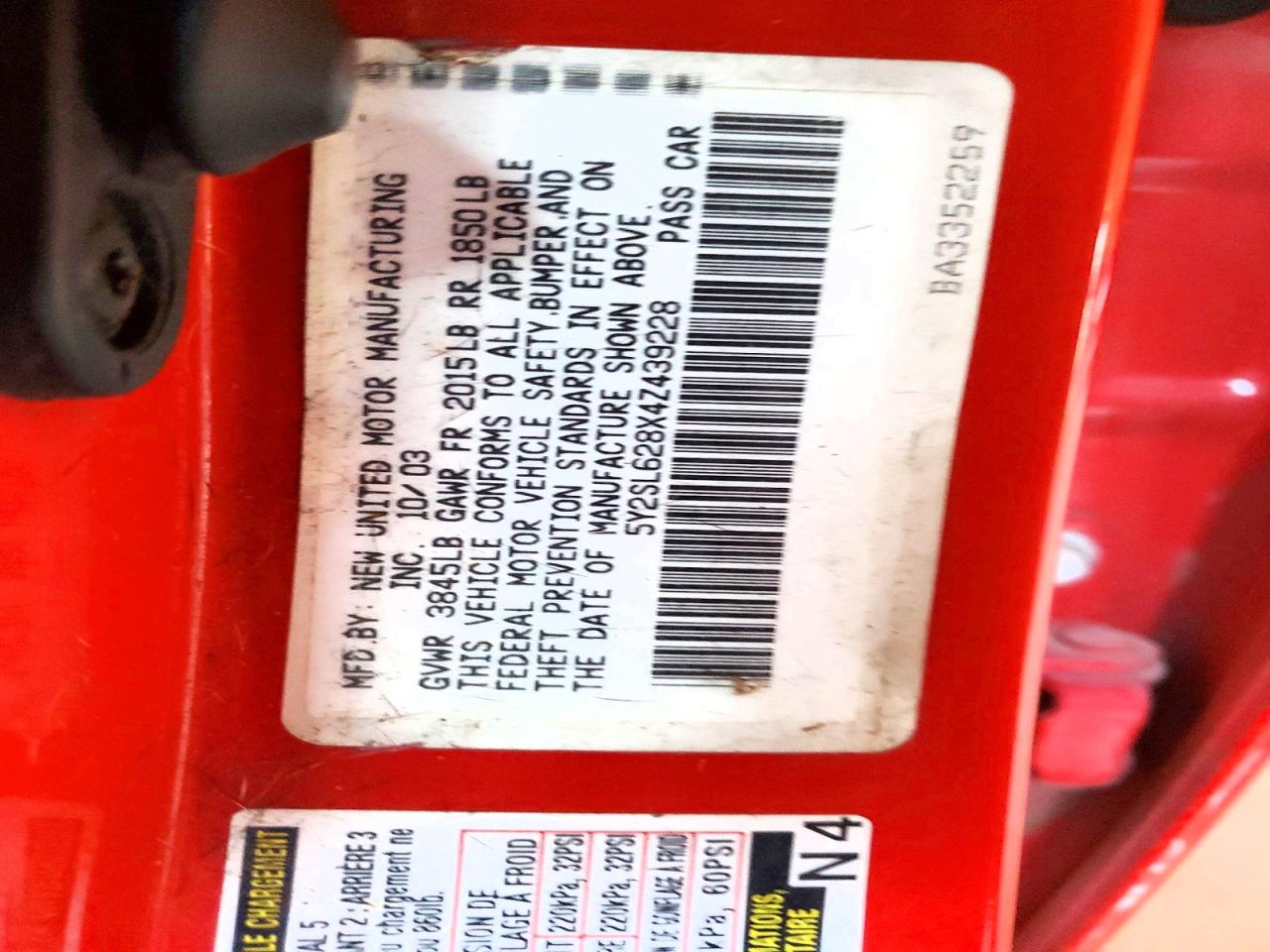 2004 Pontiac Vibe Red vin: 5Y2SL628X4Z439228