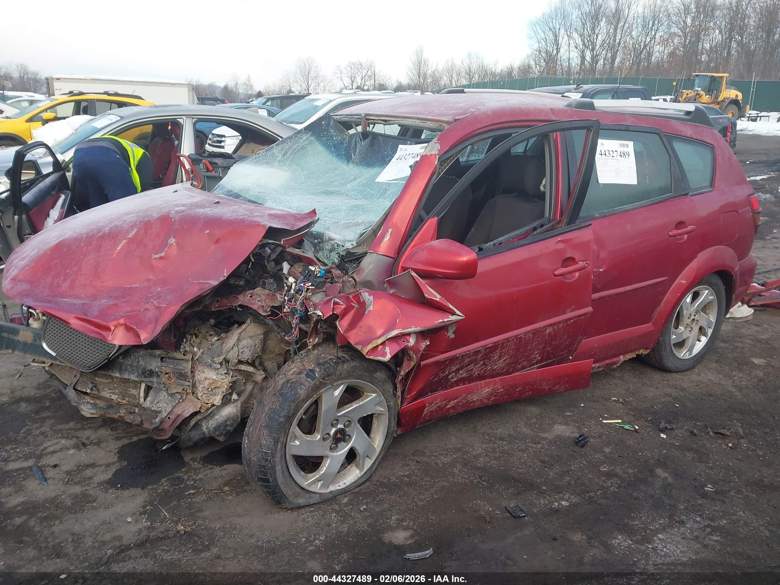 2005 Pontiac Vibe   Red vin: 5Y2SL63805Z414189