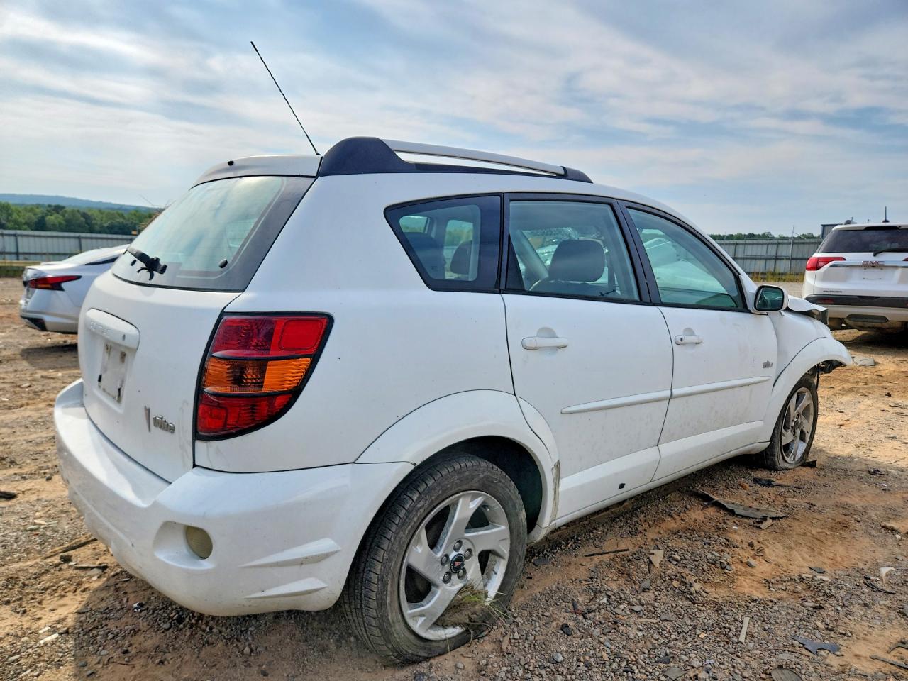 2005 Pontiac Vibe White vin: 5Y2SL63805Z459116