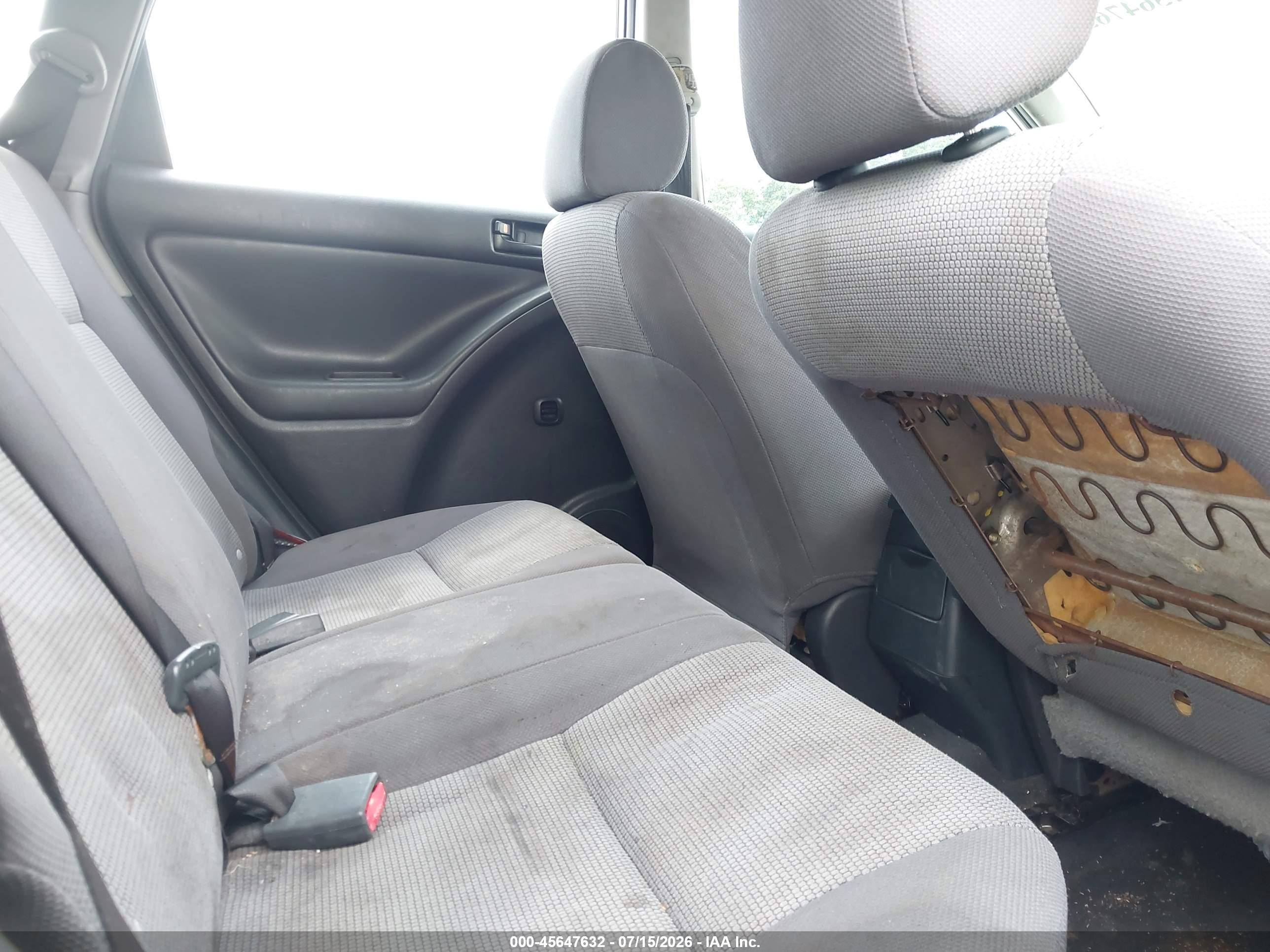 2005 Pontiac Vibe   White vin: 5Y2SL63805Z479690
