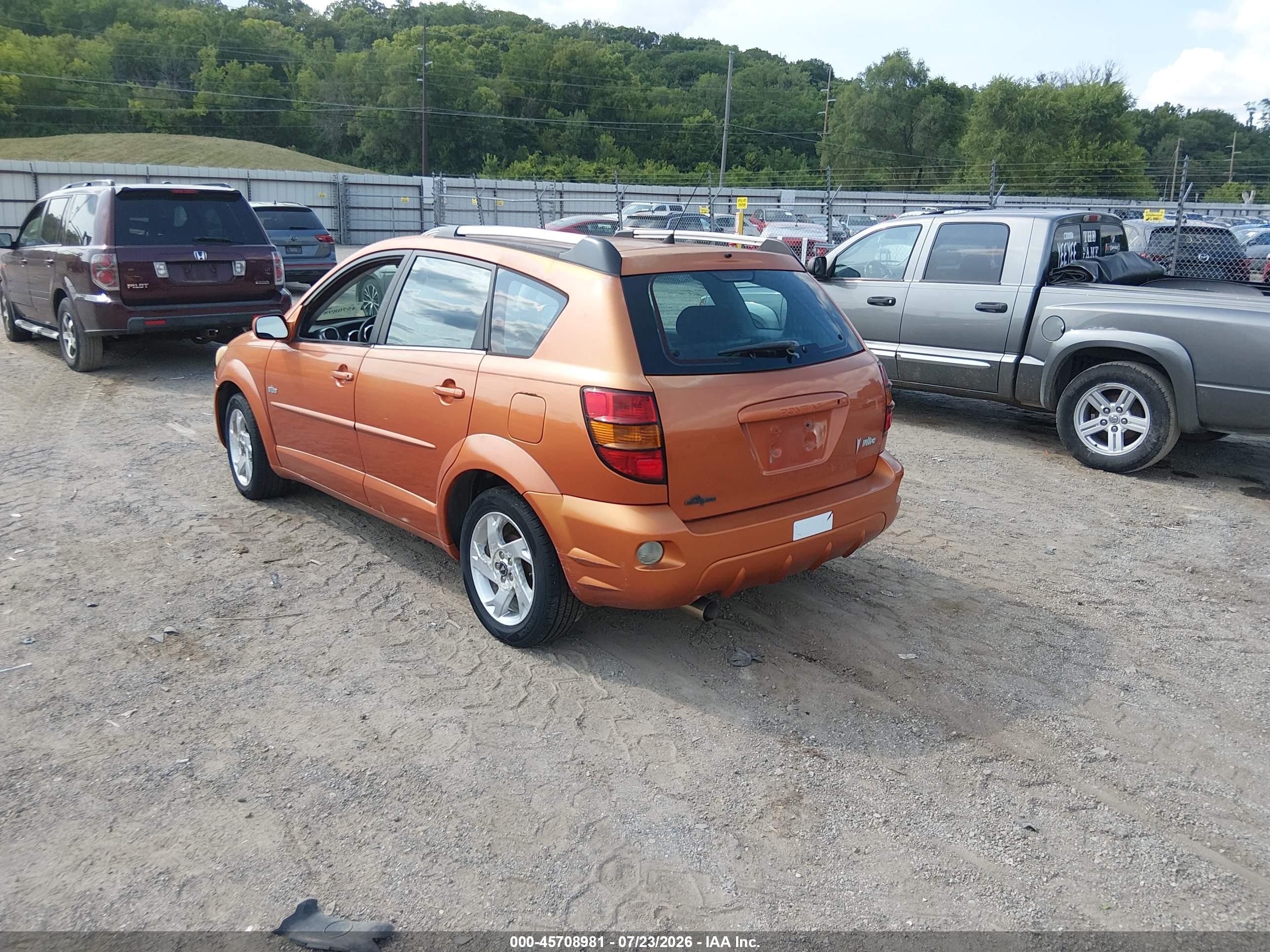 2005 Pontiac Vibe   Orange vin: 5Y2SL63815Z407560