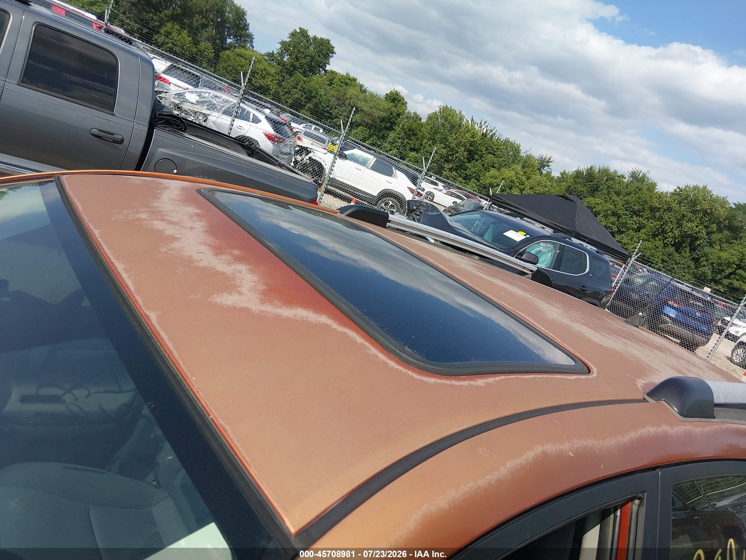 2005 Pontiac Vibe   Orange vin: 5Y2SL63815Z407560