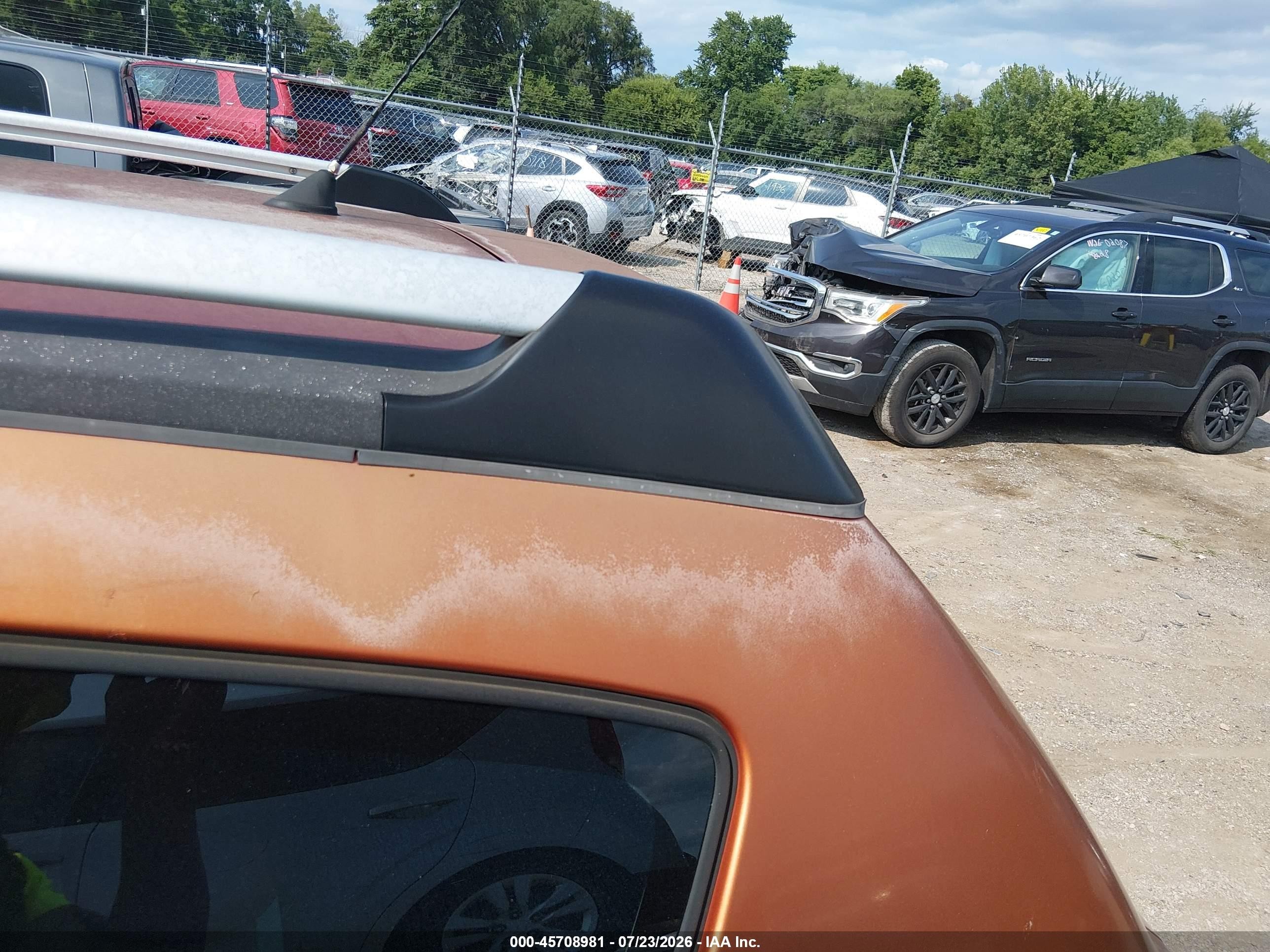 2005 Pontiac Vibe   Orange vin: 5Y2SL63815Z407560