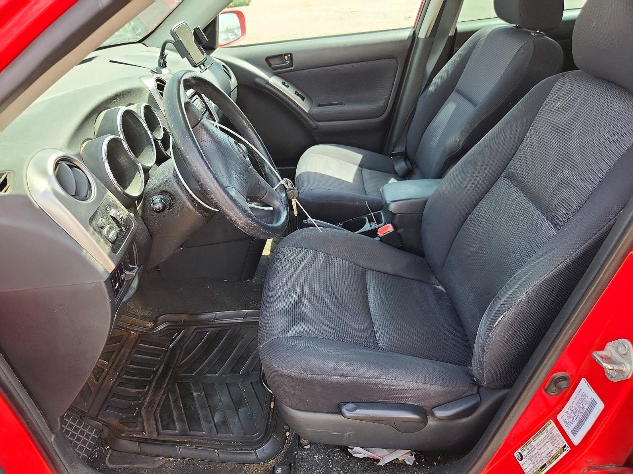 2005 Pontiac Vibe Red vin: 5Y2SL63815Z411074
