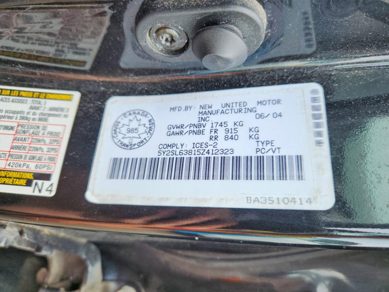 2005 Pontiac Vibe Black vin: 5Y2SL63815Z412323