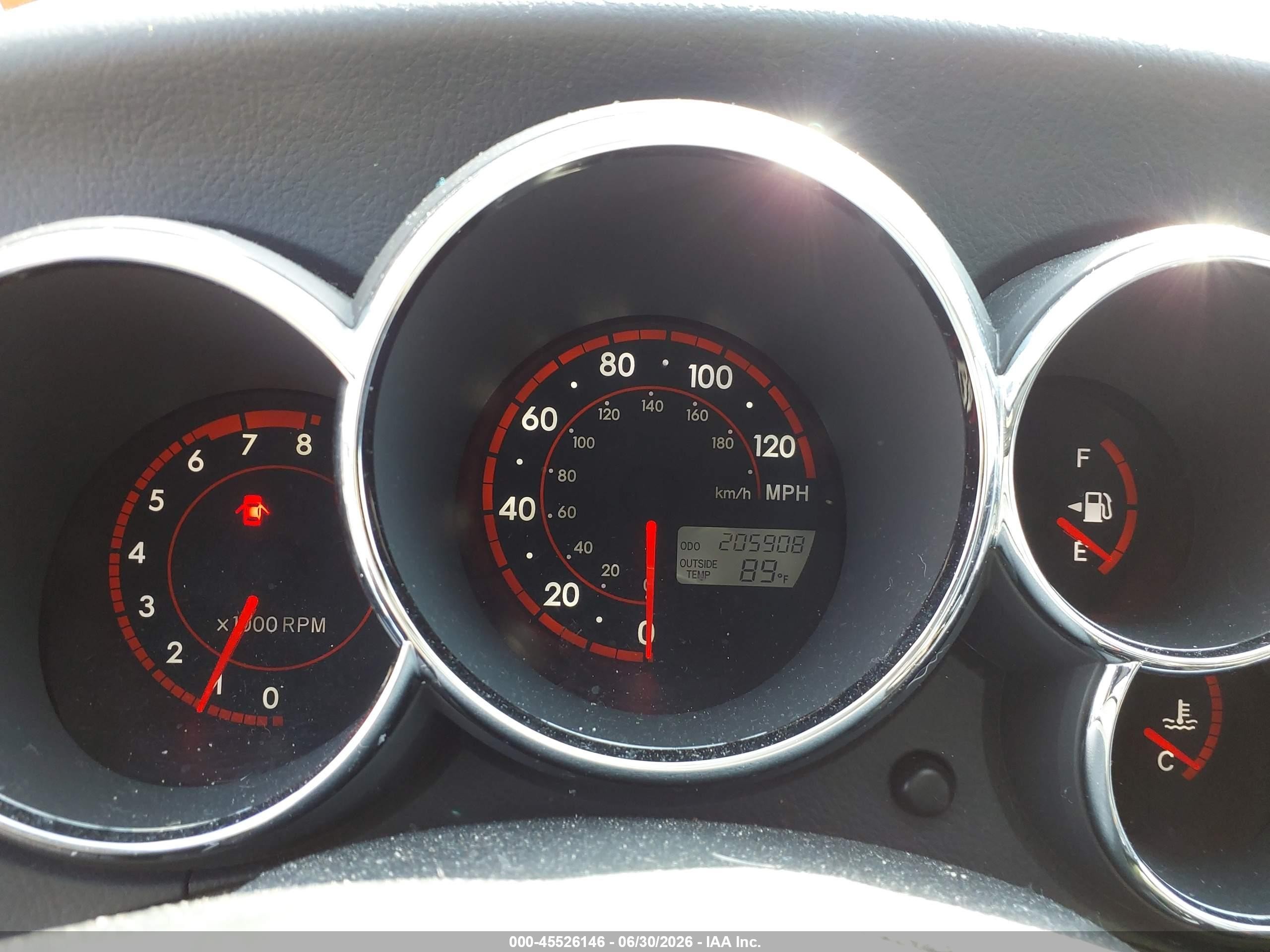 2005 Pontiac Vibe   White vin: 5Y2SL63815Z449713